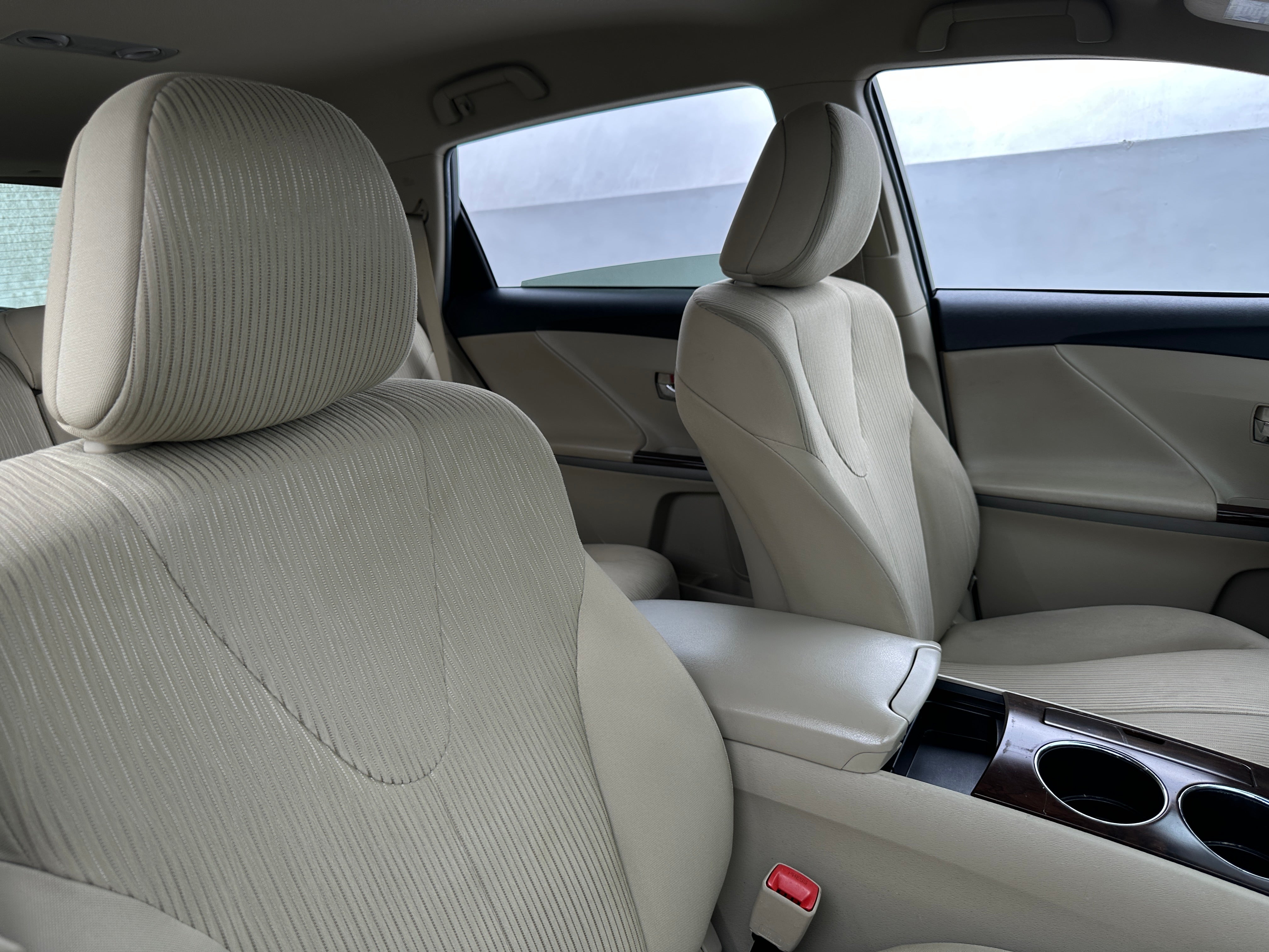 2013 Toyota Venza LE 2