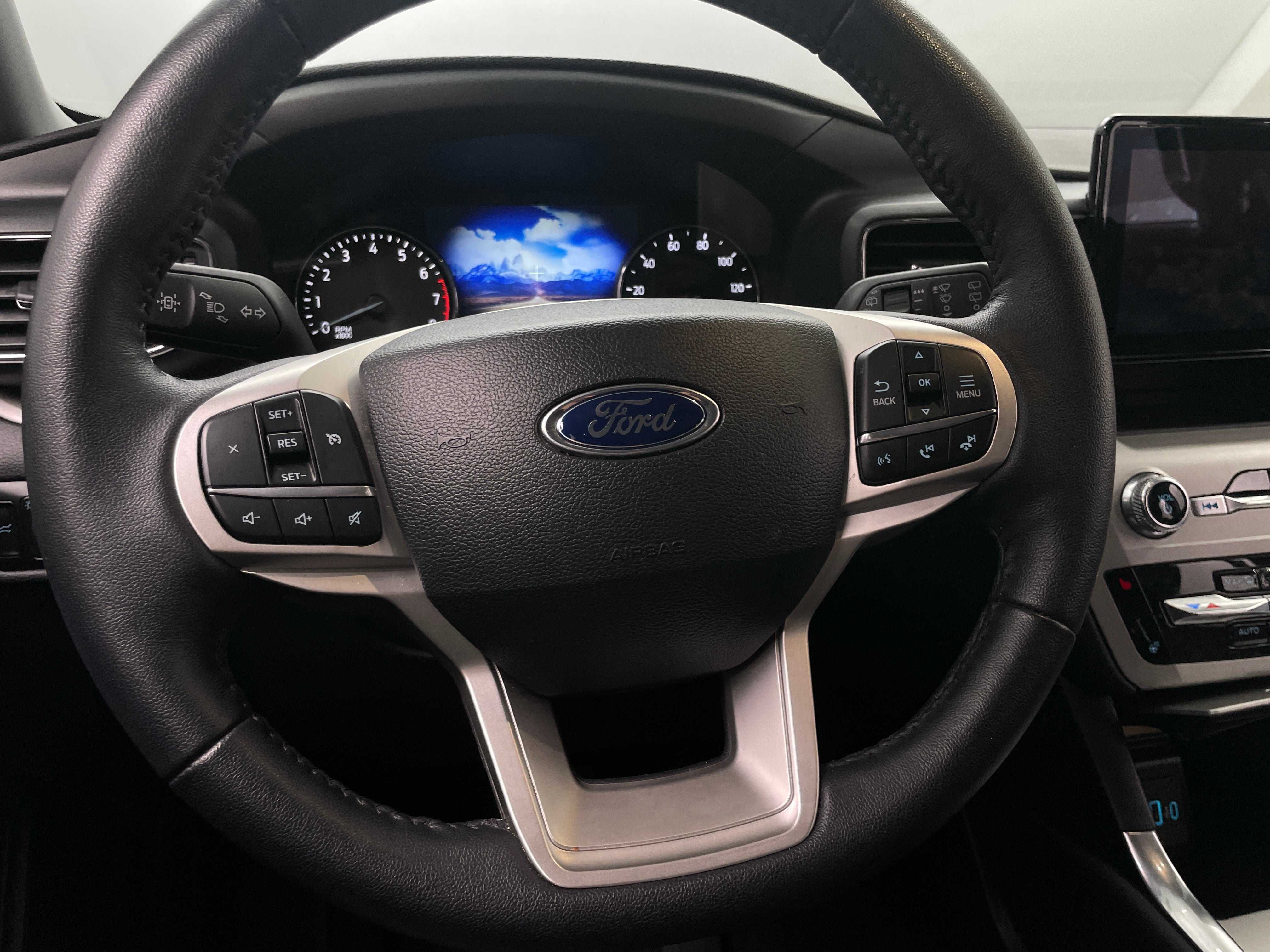 2024 Ford Explorer XLT 5