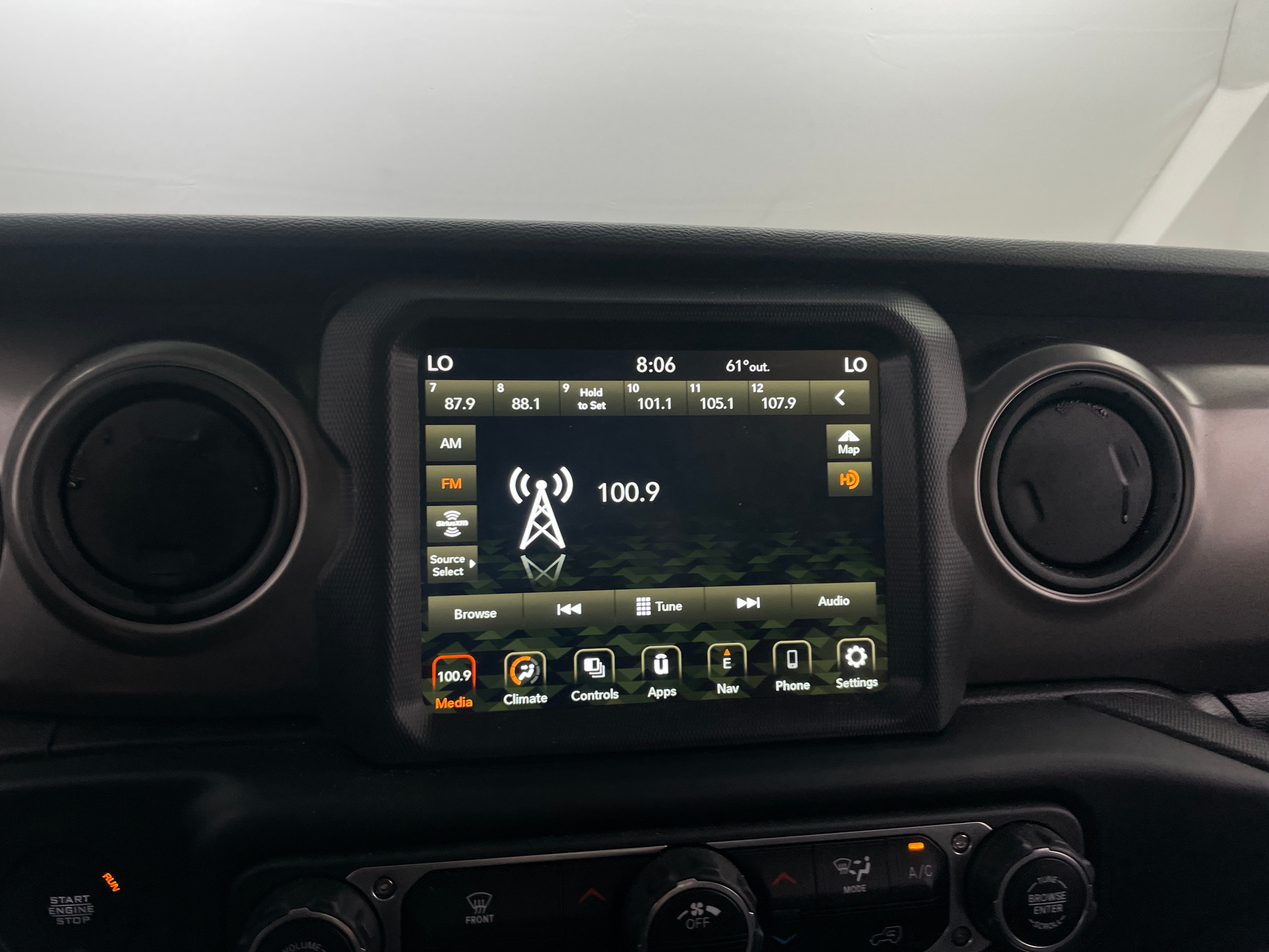 2023 Jeep Gladiator Sport S 4