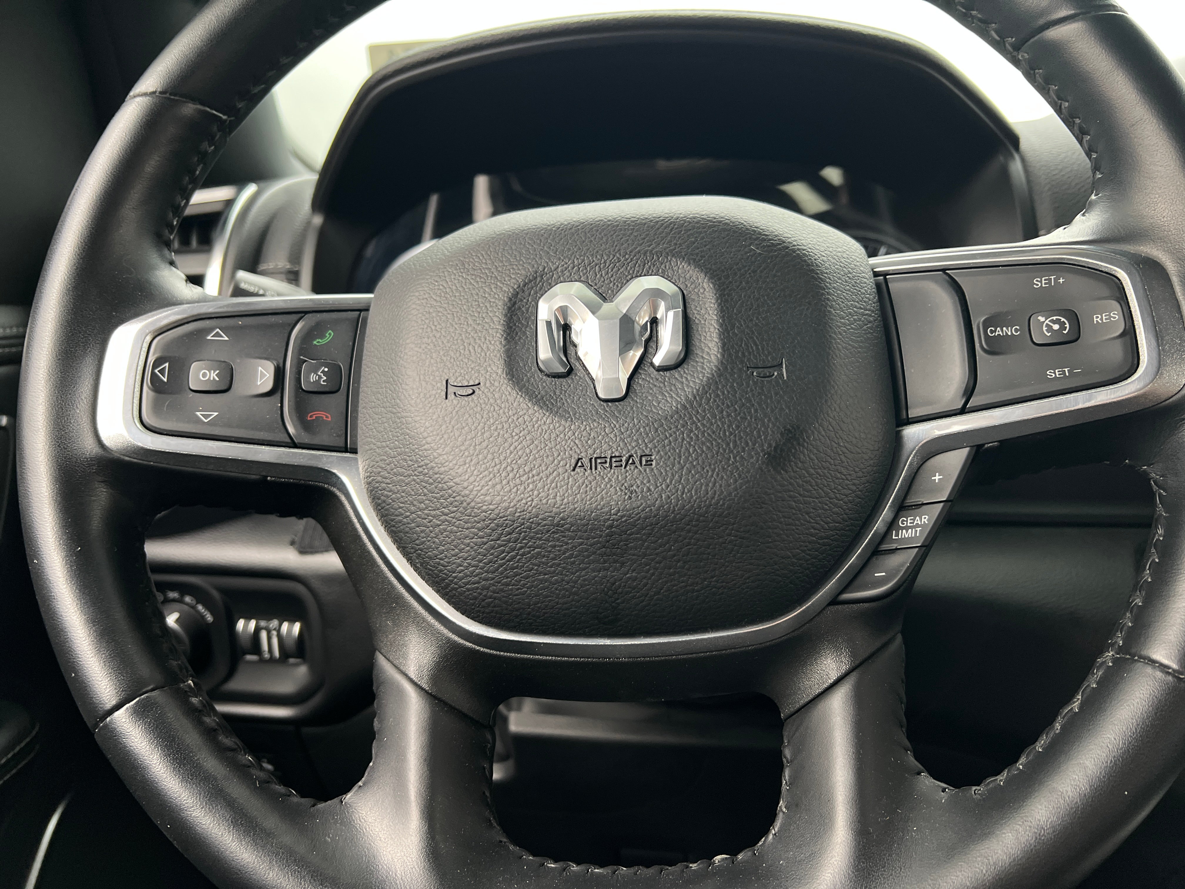 2022 RAM 1500 Laramie 4