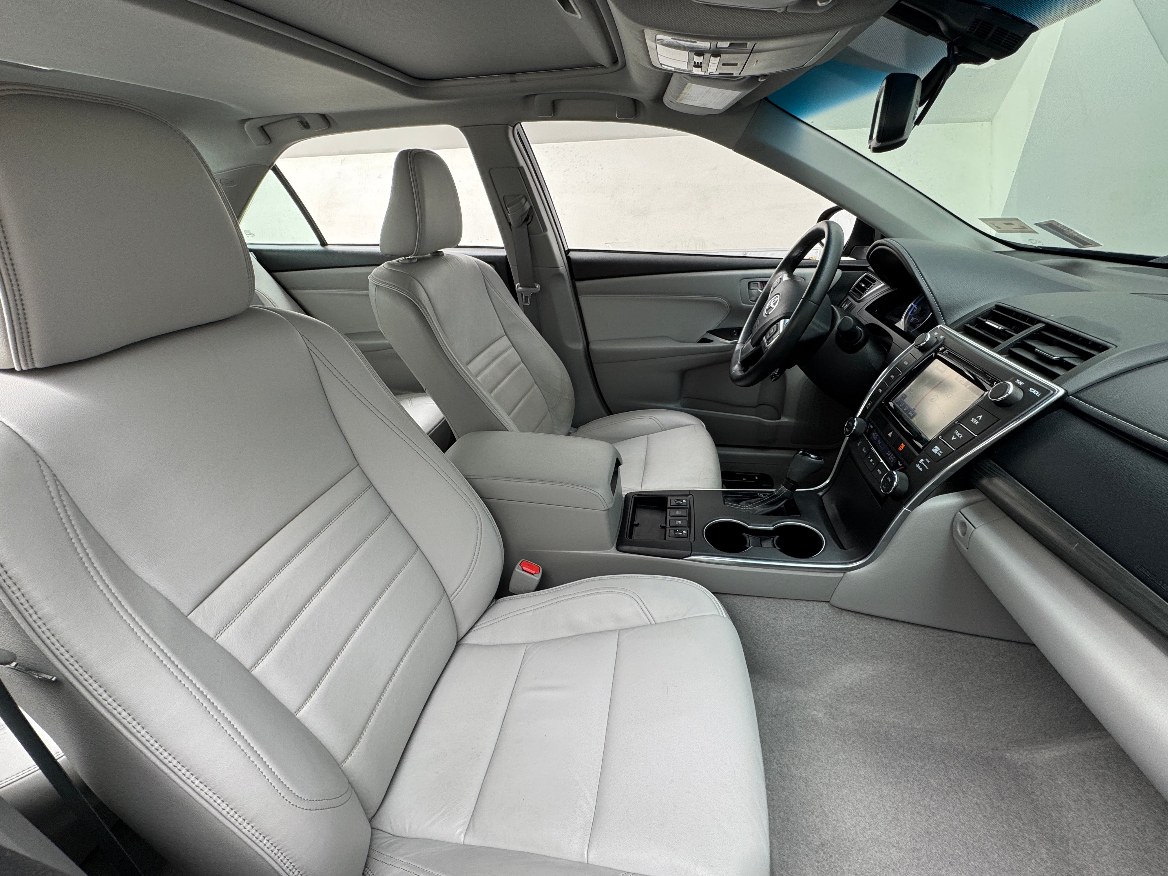 2015 Toyota Camry XLE 2