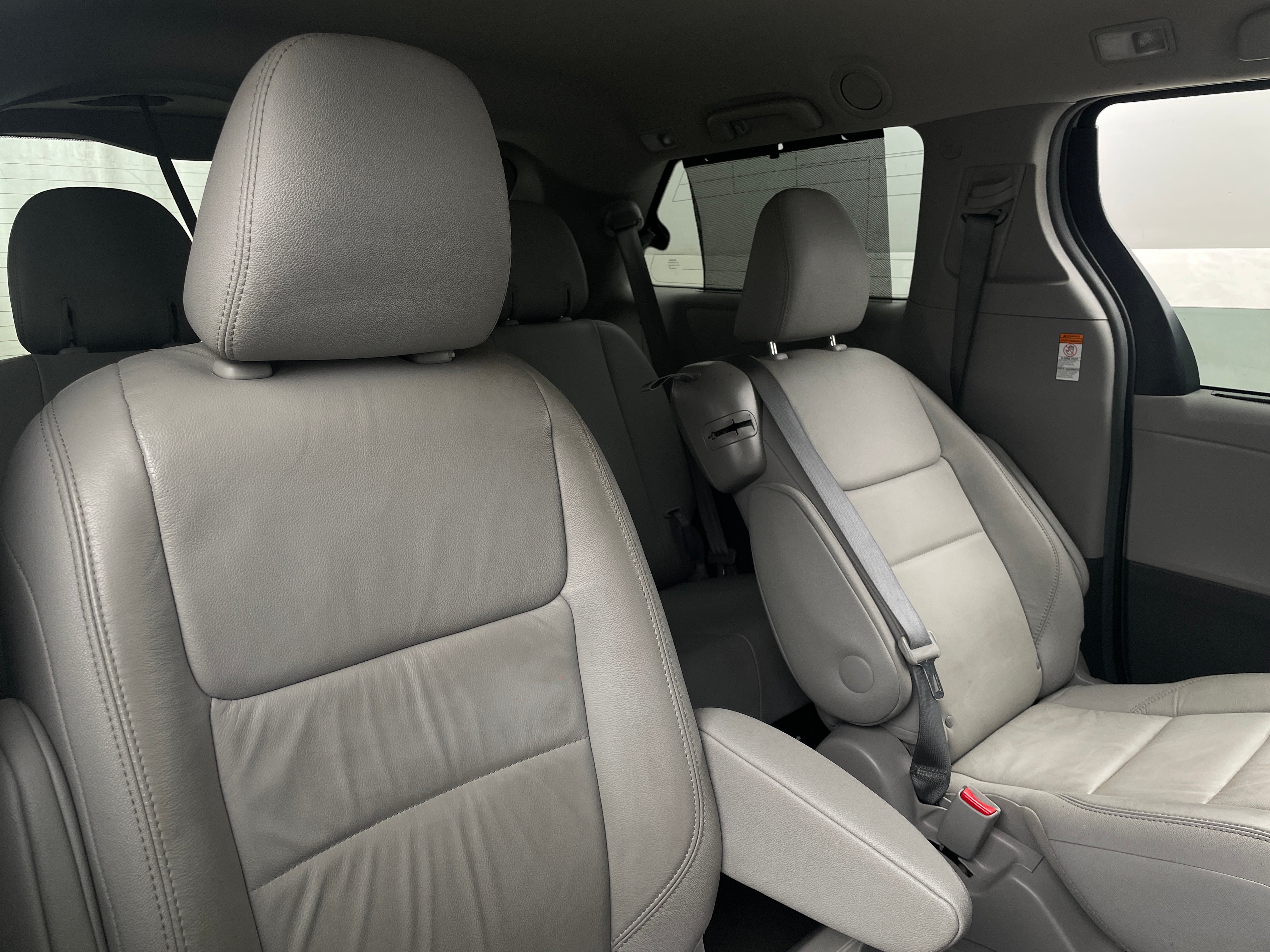 2017 Toyota Sienna XLE 5