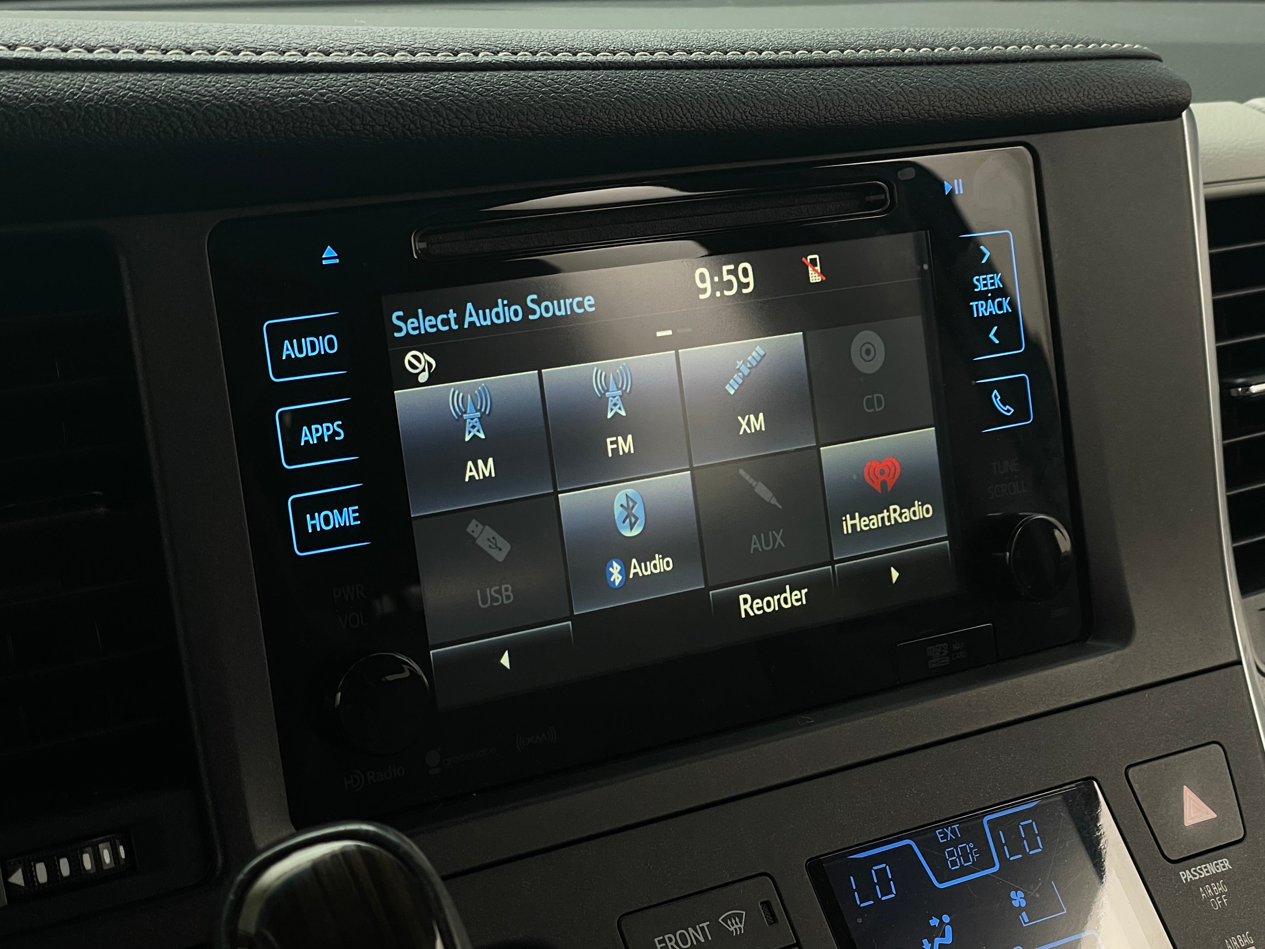 2017 Toyota Sienna XLE 3