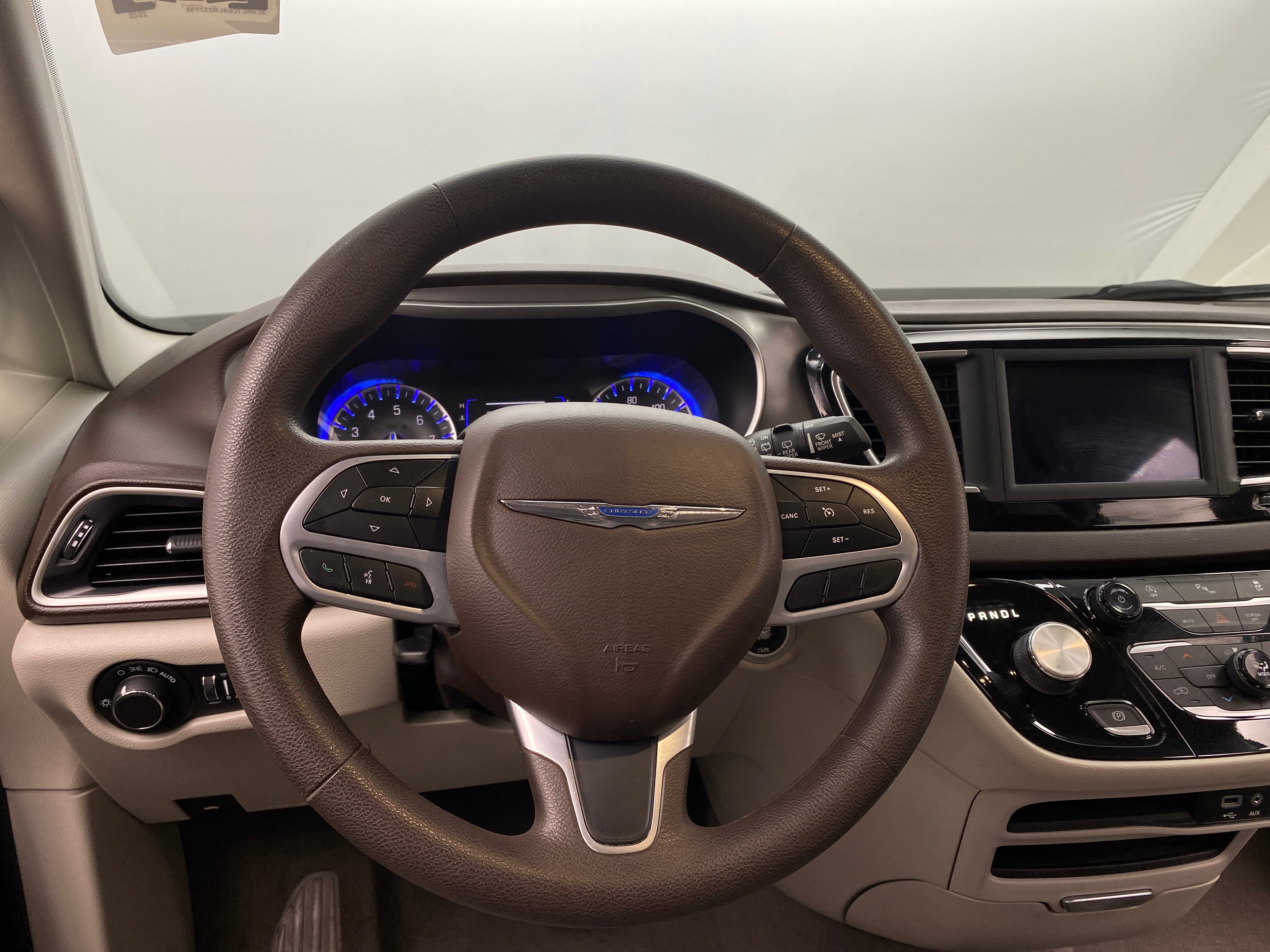 2020 Chrysler Voyager LX 5