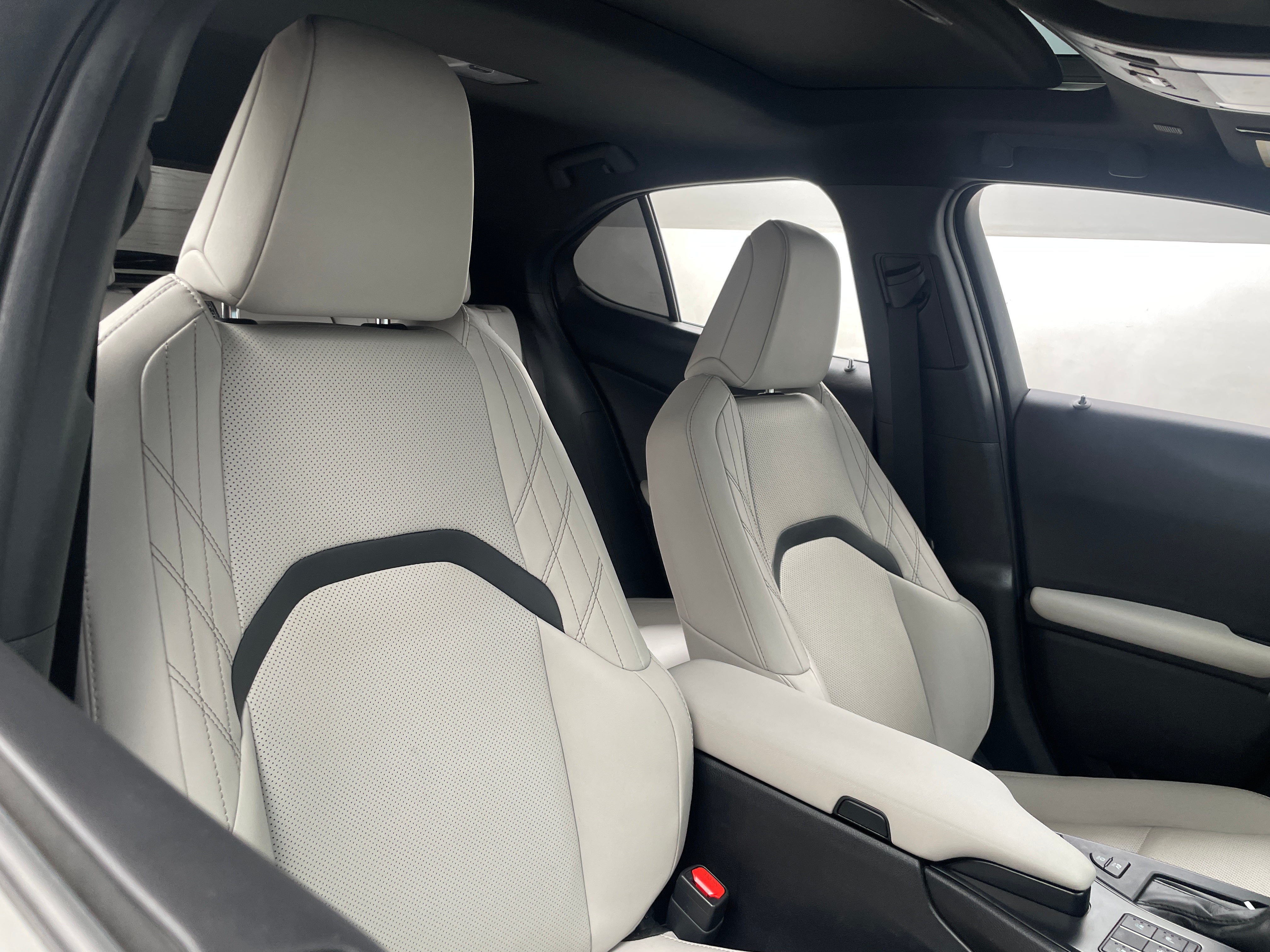 2023 Lexus UX 250h 2