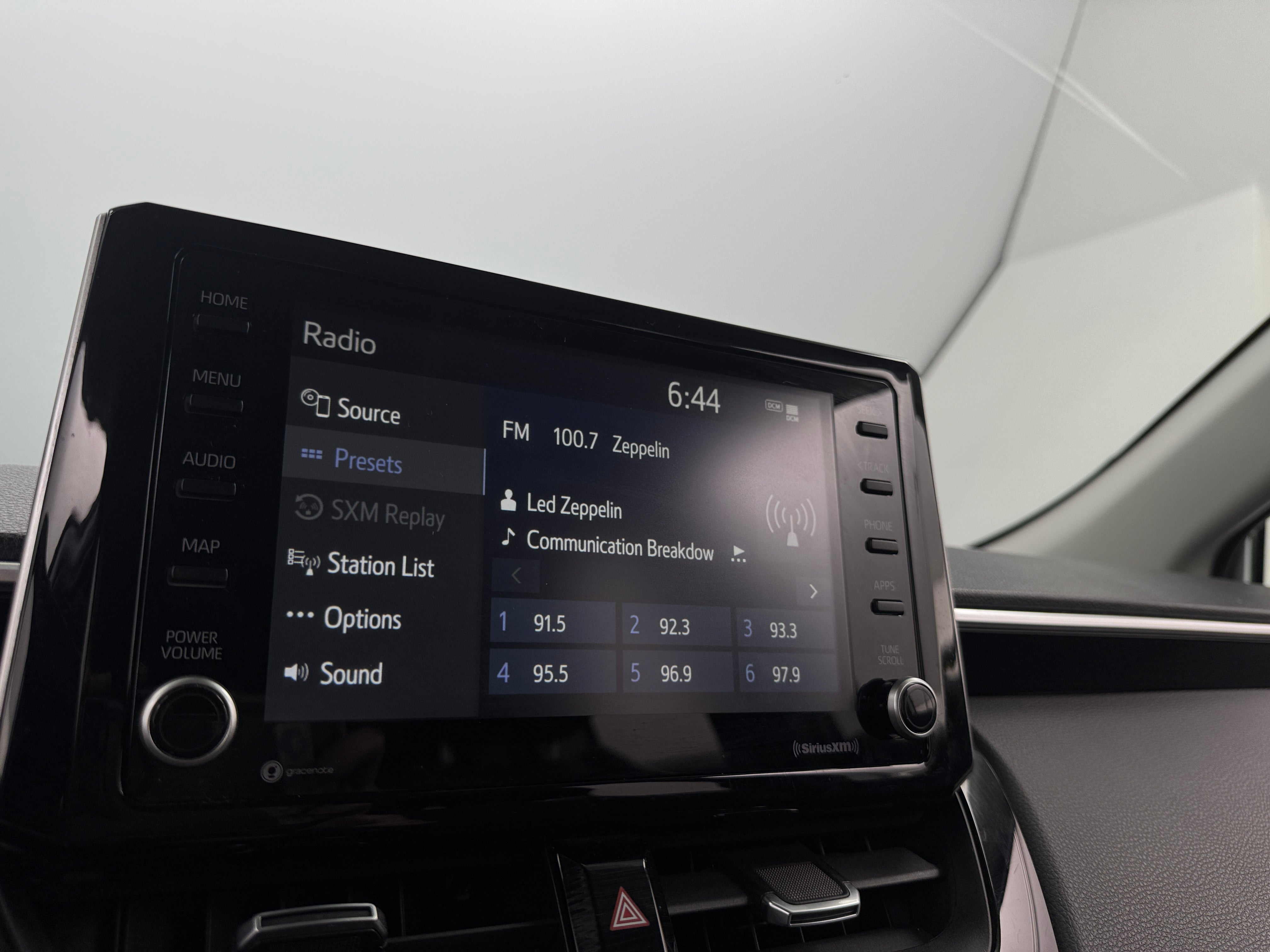 2022 Toyota Corolla Cross XLE 4