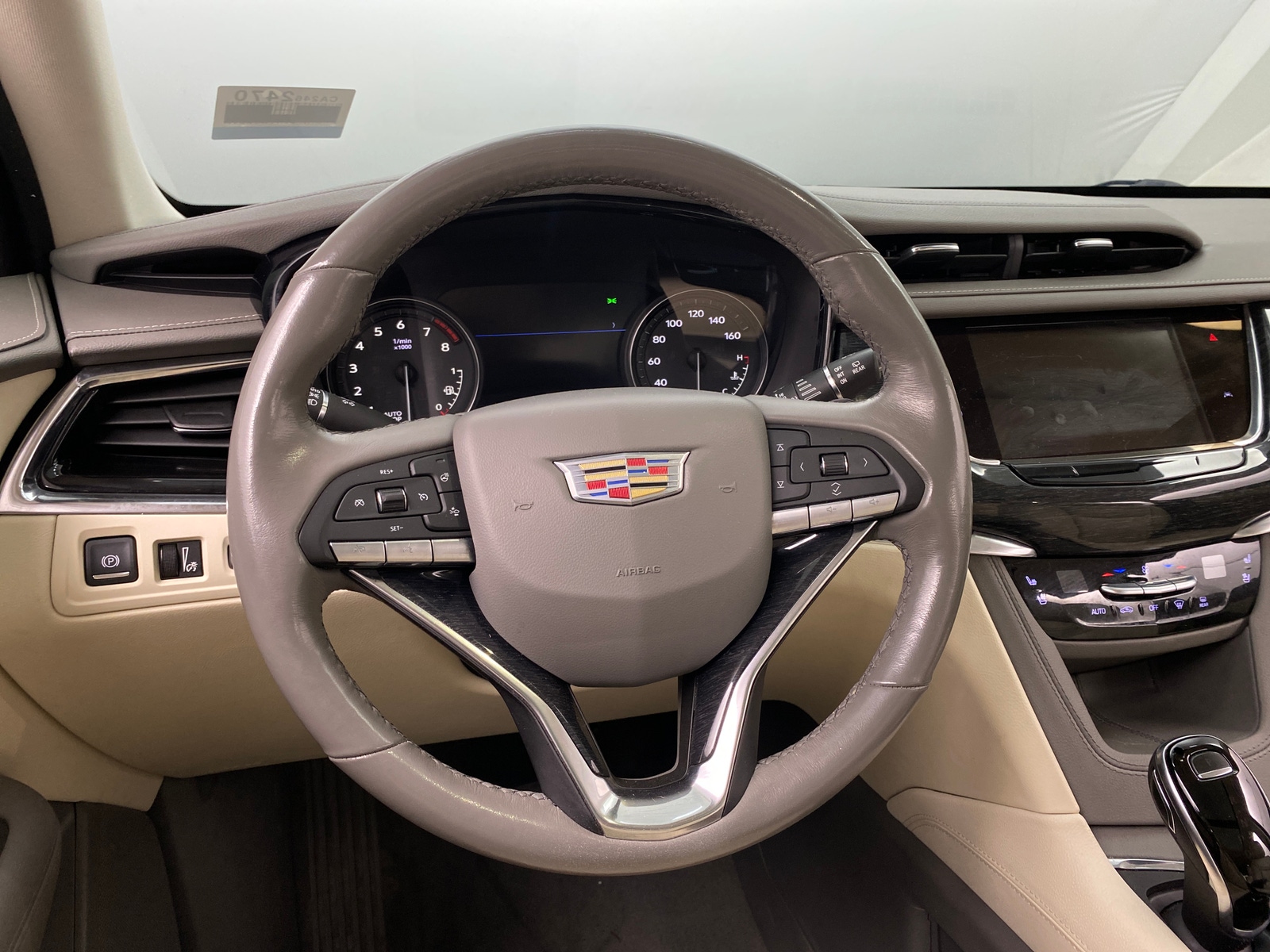 Thumbnail: 2022 Cadillac XT6 - 4