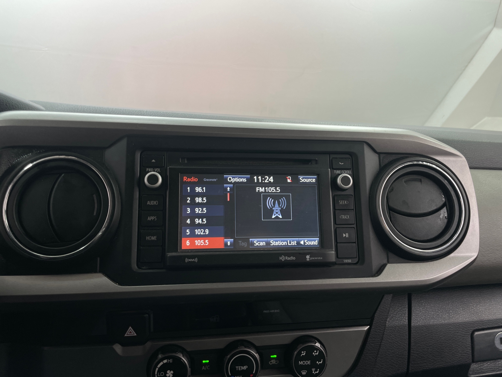 Thumbnail: 2018 Toyota Tacoma - 4