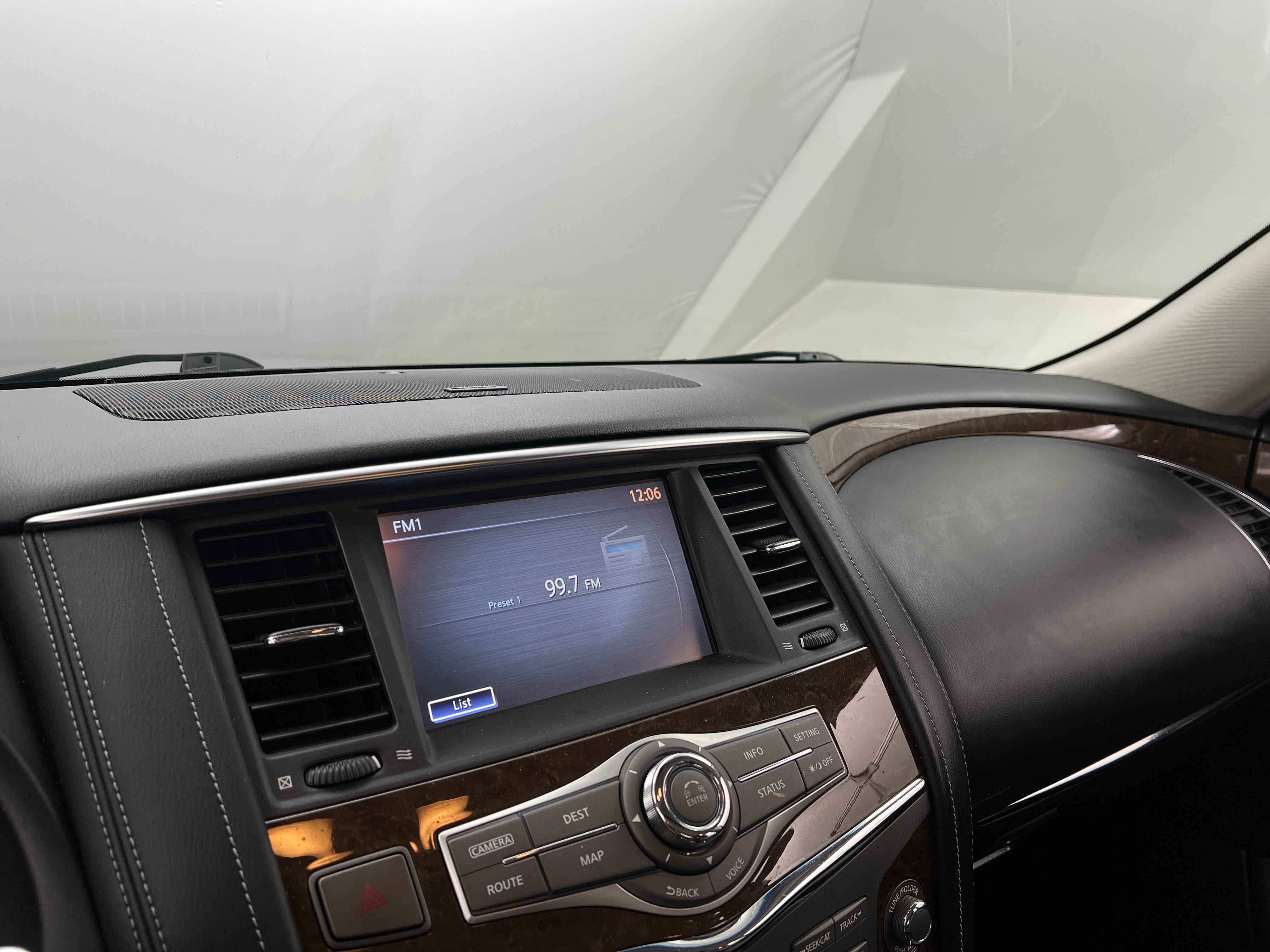 2017 INFINITI QX80 Base 3