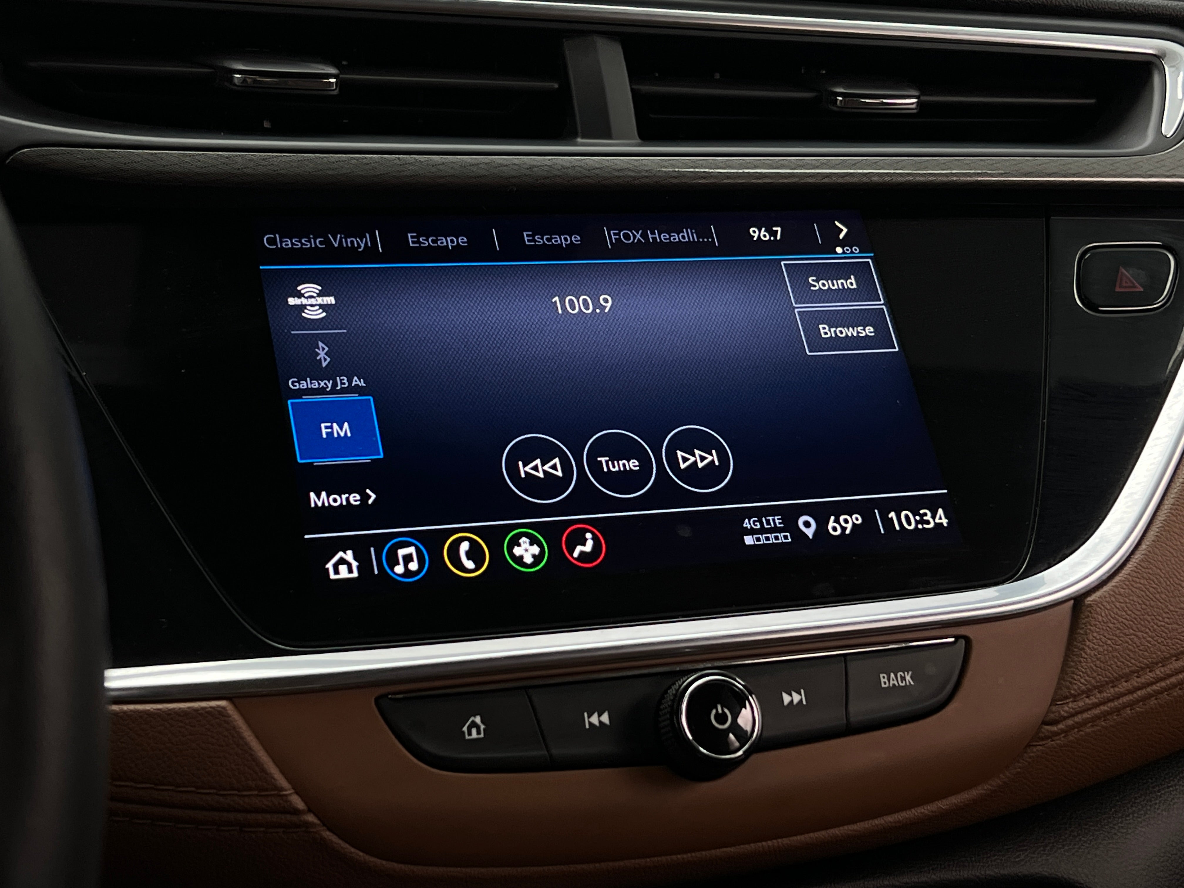 2020 Buick Encore GX Essence 3