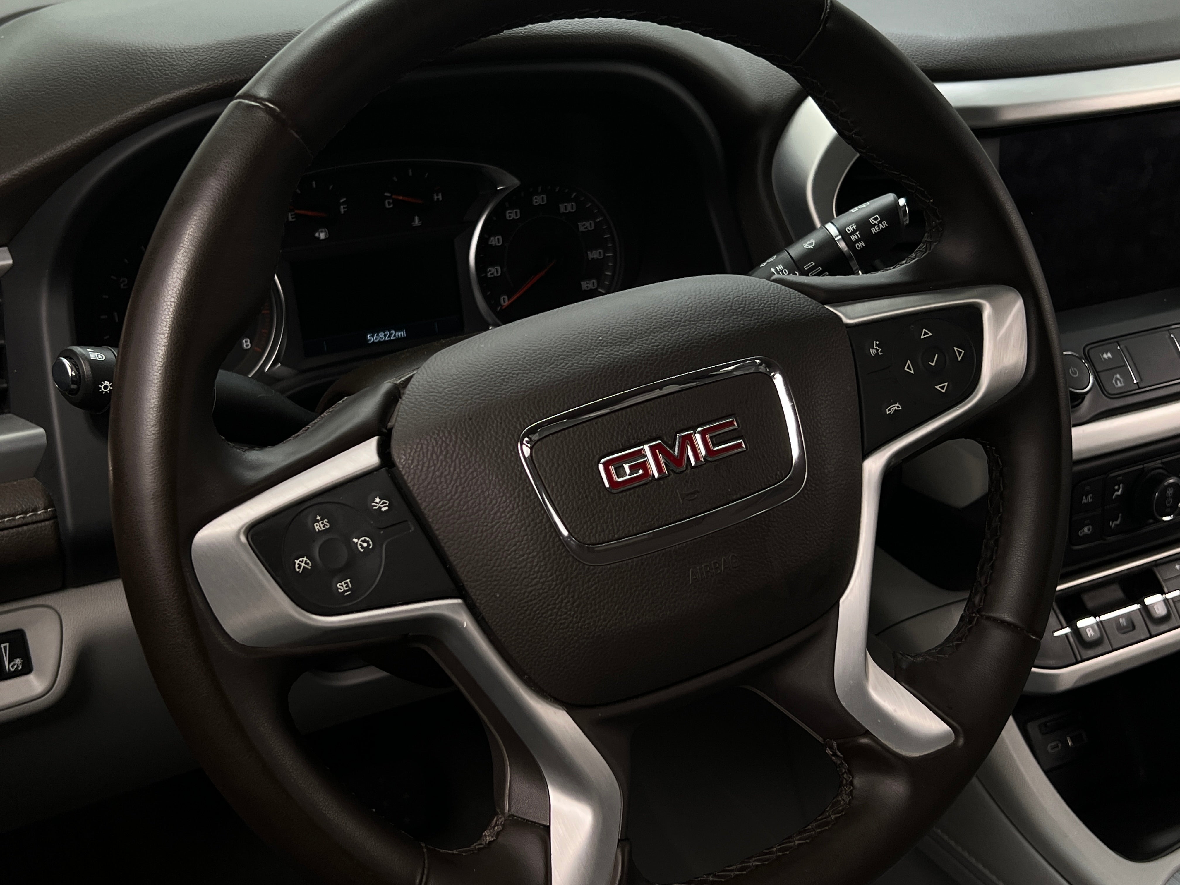 2023 GMC Acadia SLT 5