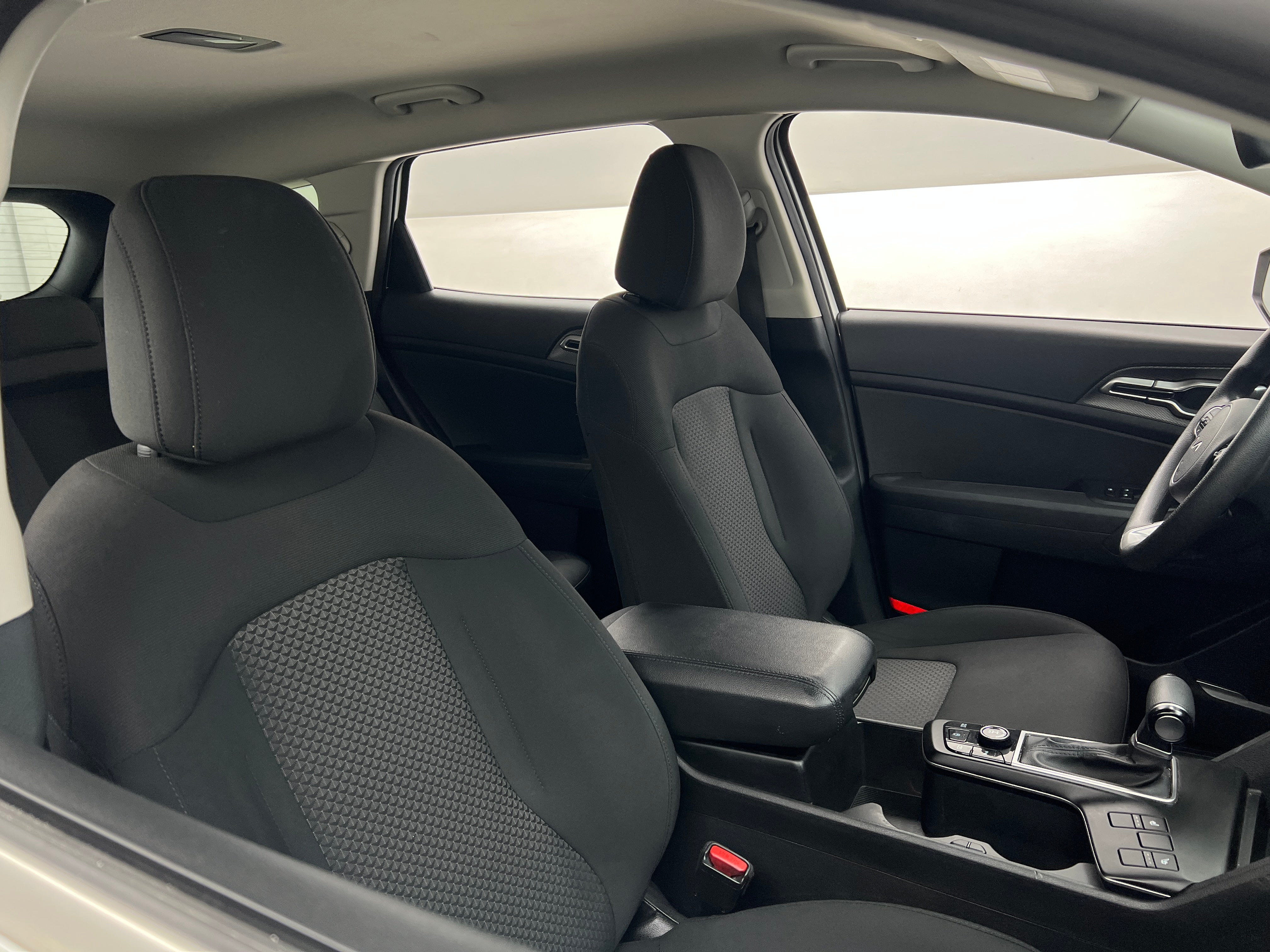 2023 Kia Sportage LX 2