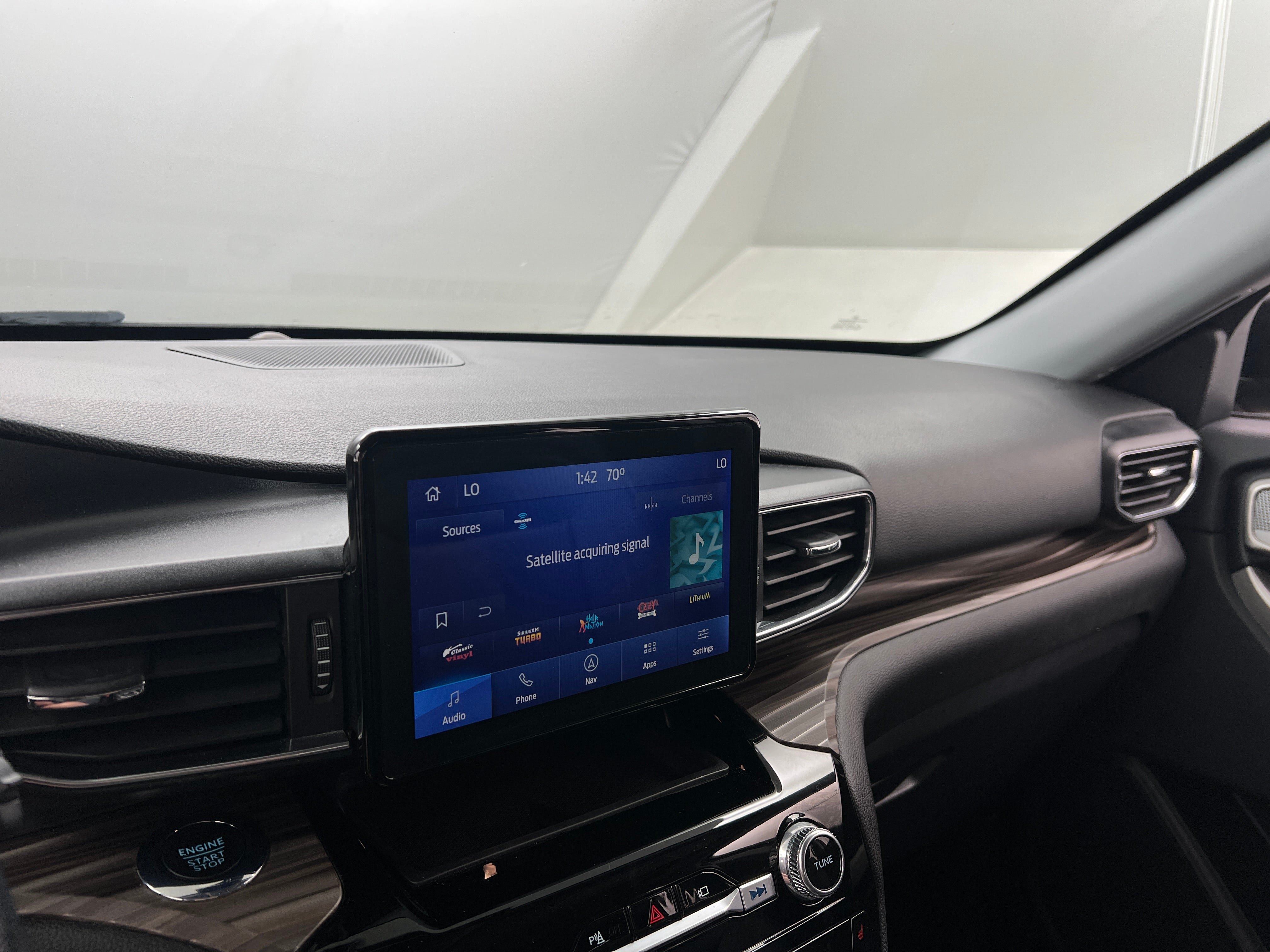 2022 Ford Explorer Limited 3
