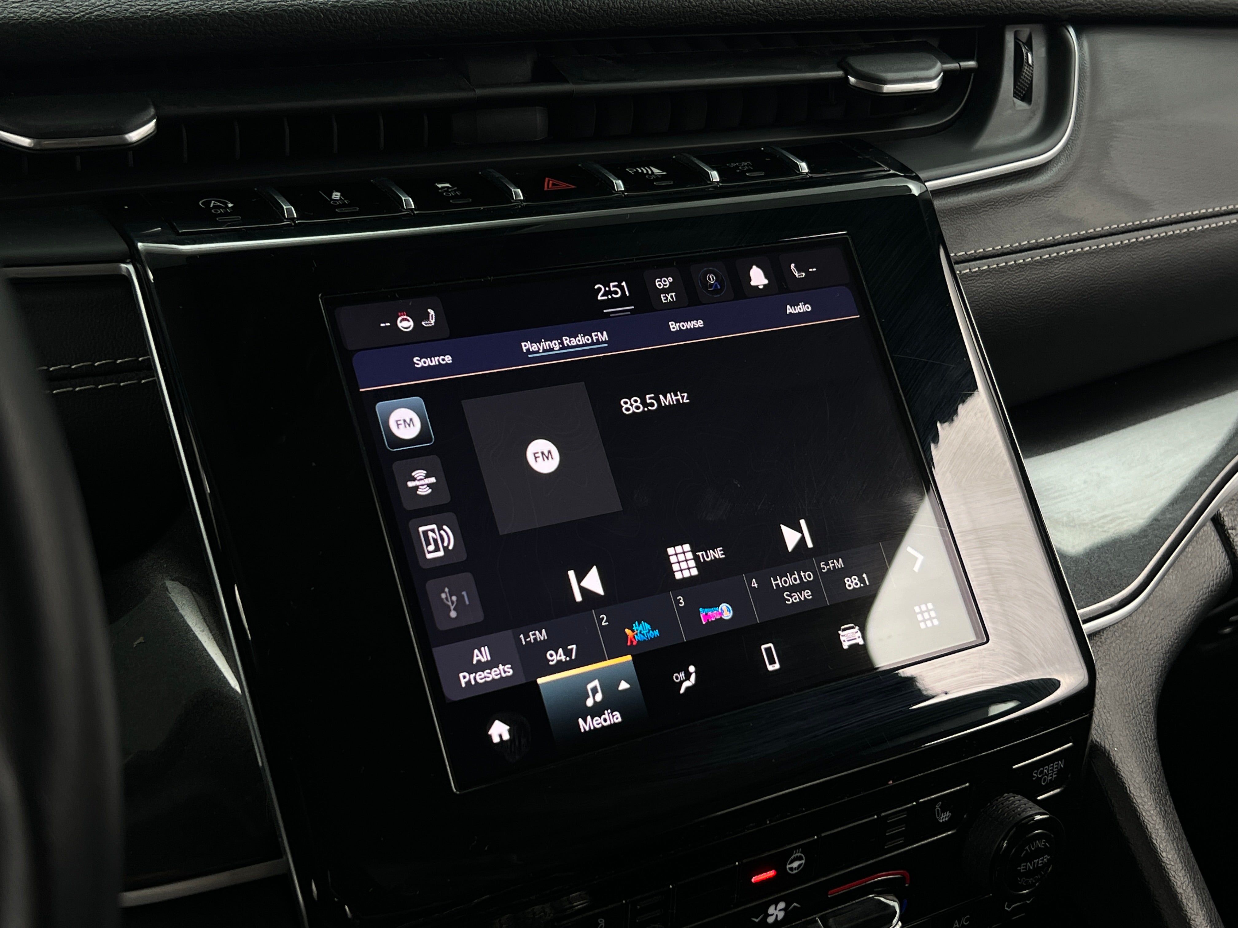 2022 Jeep Grand Cherokee L Laredo 4