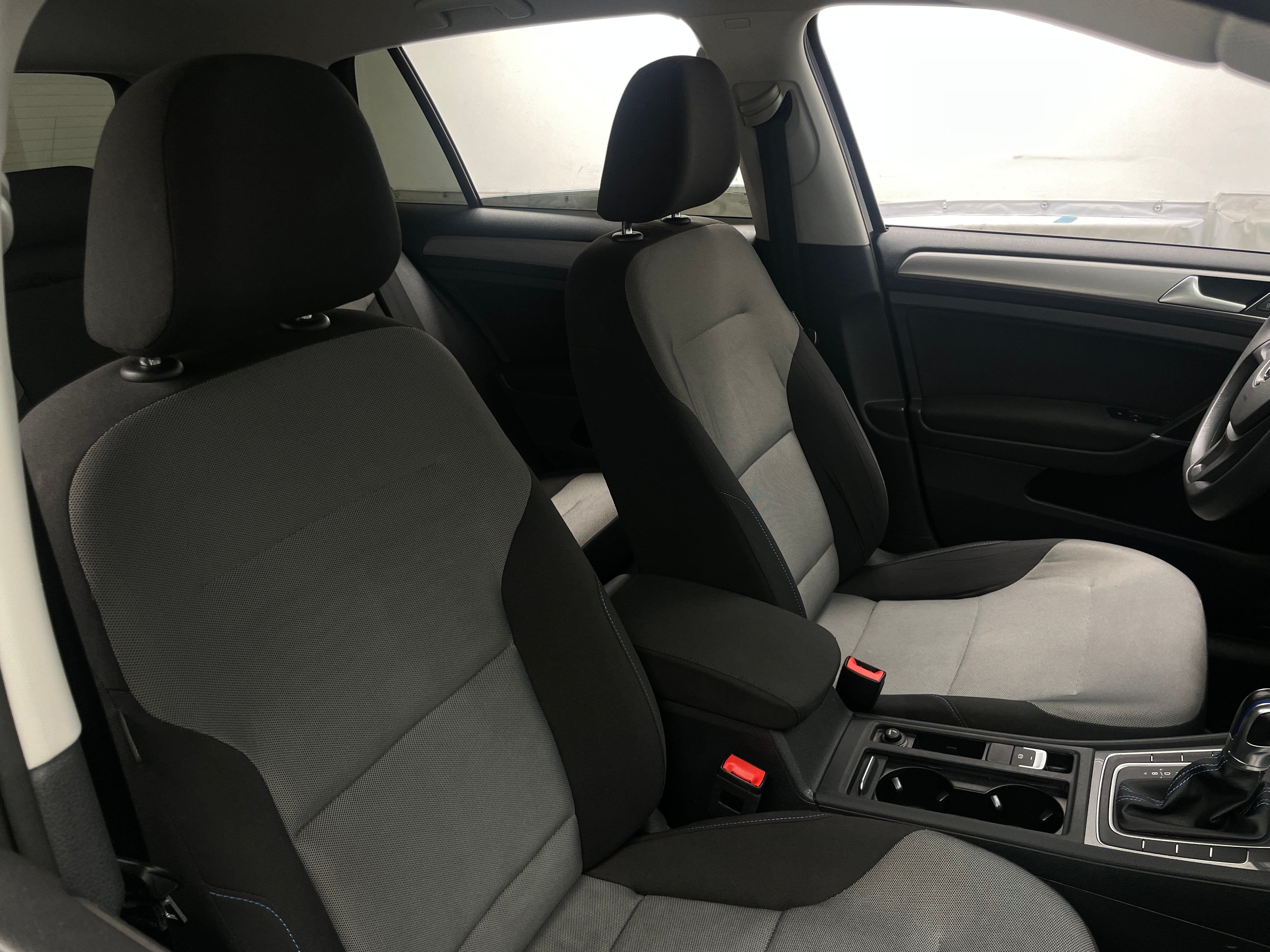 2016 Volkswagen e-Golf SE 2