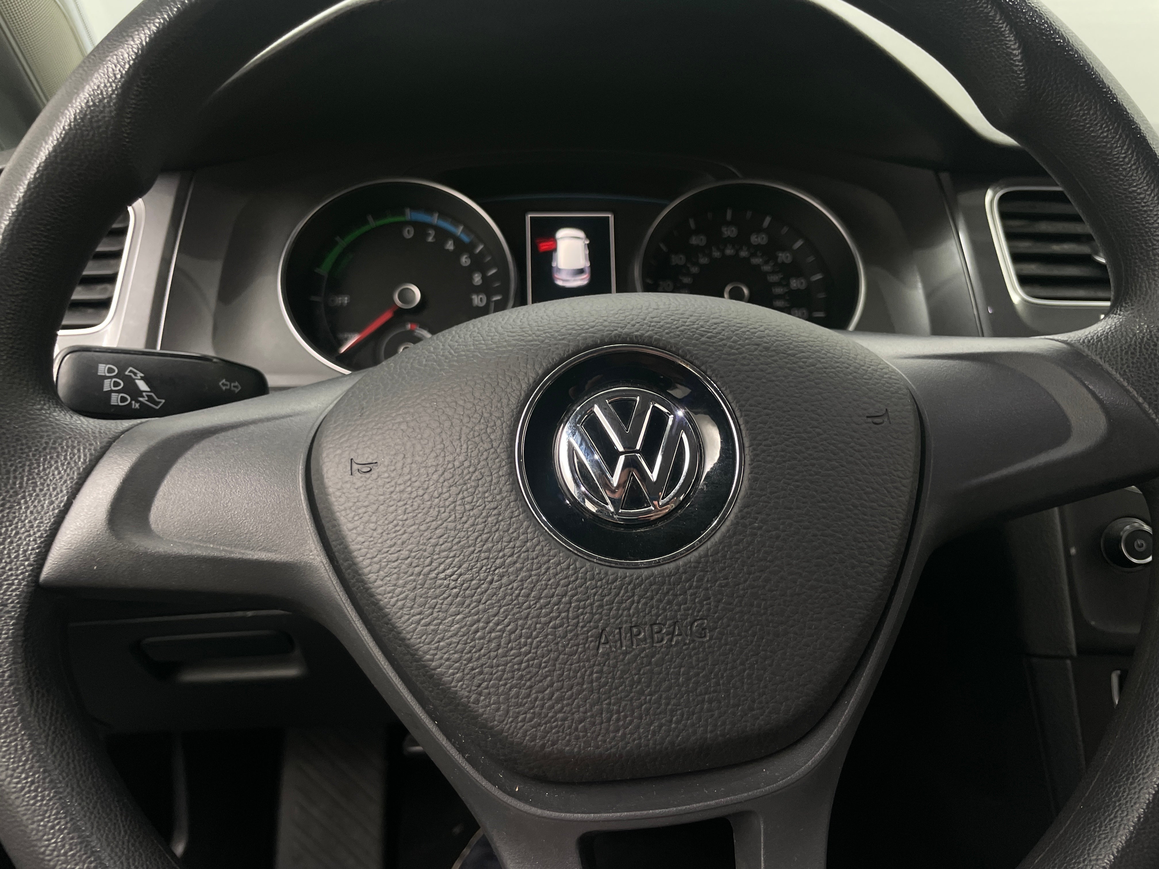 2016 Volkswagen e-Golf SE 5
