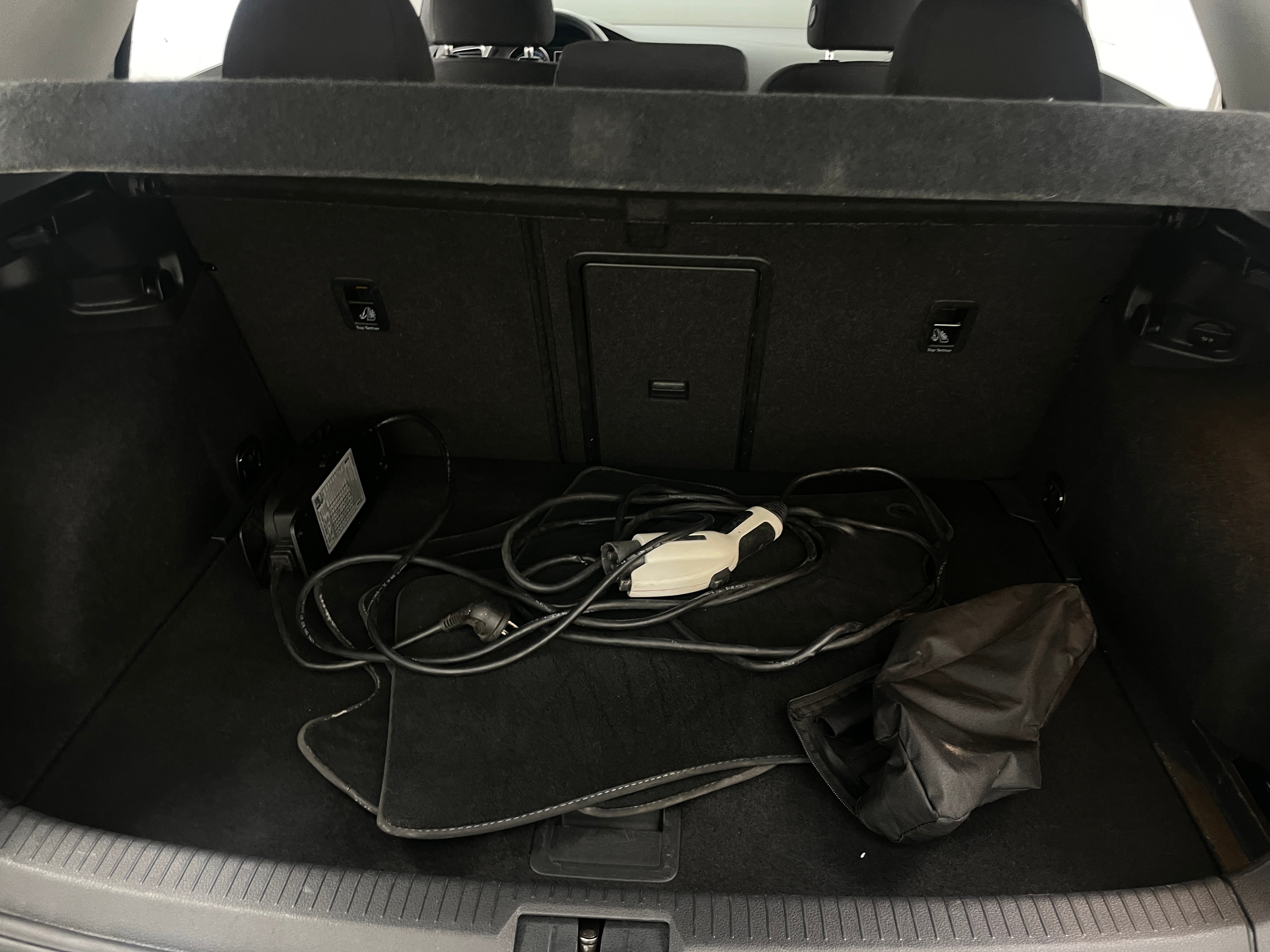 2016 Volkswagen e-Golf SE 7