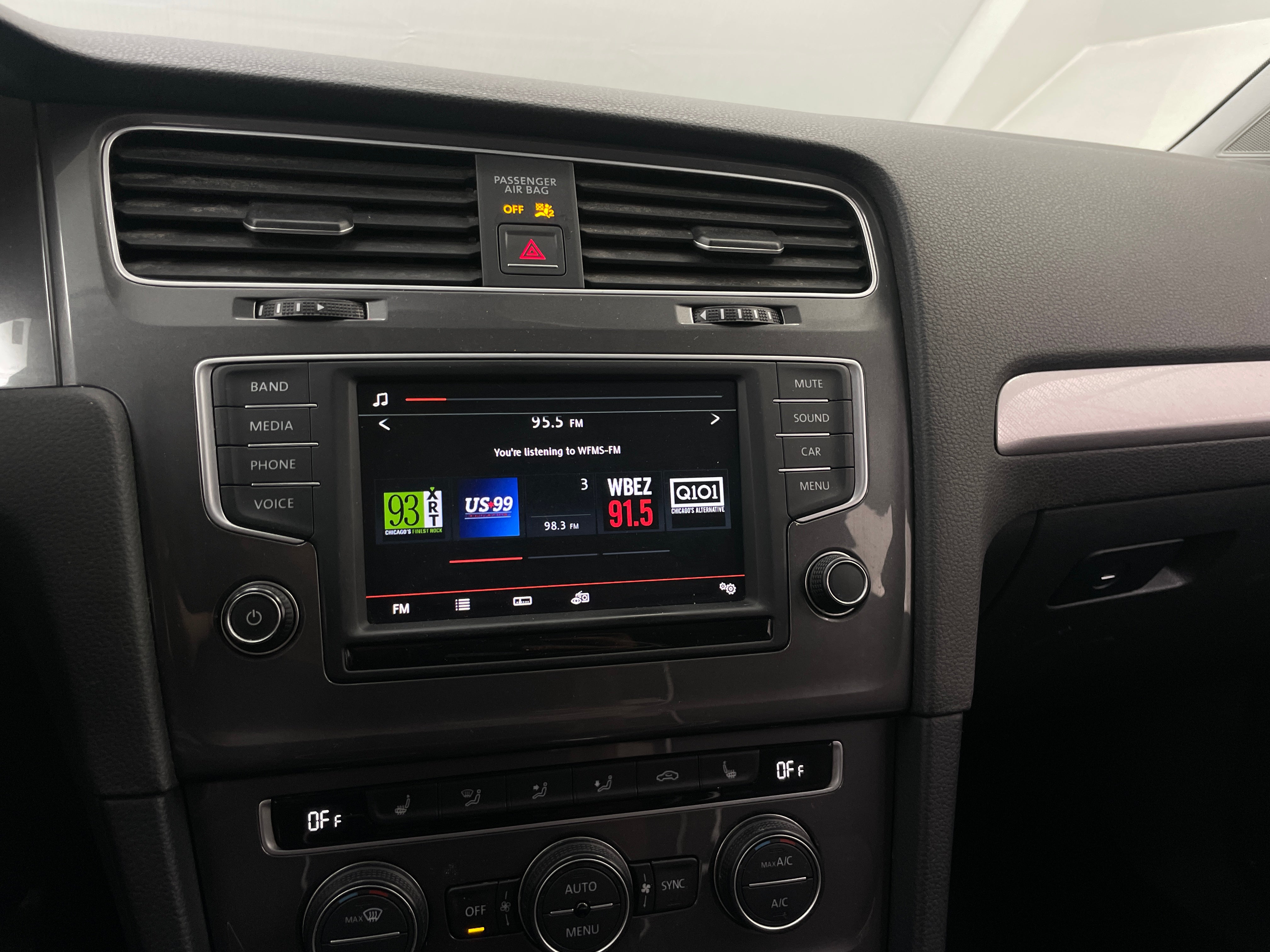 2016 Volkswagen e-Golf SE 4