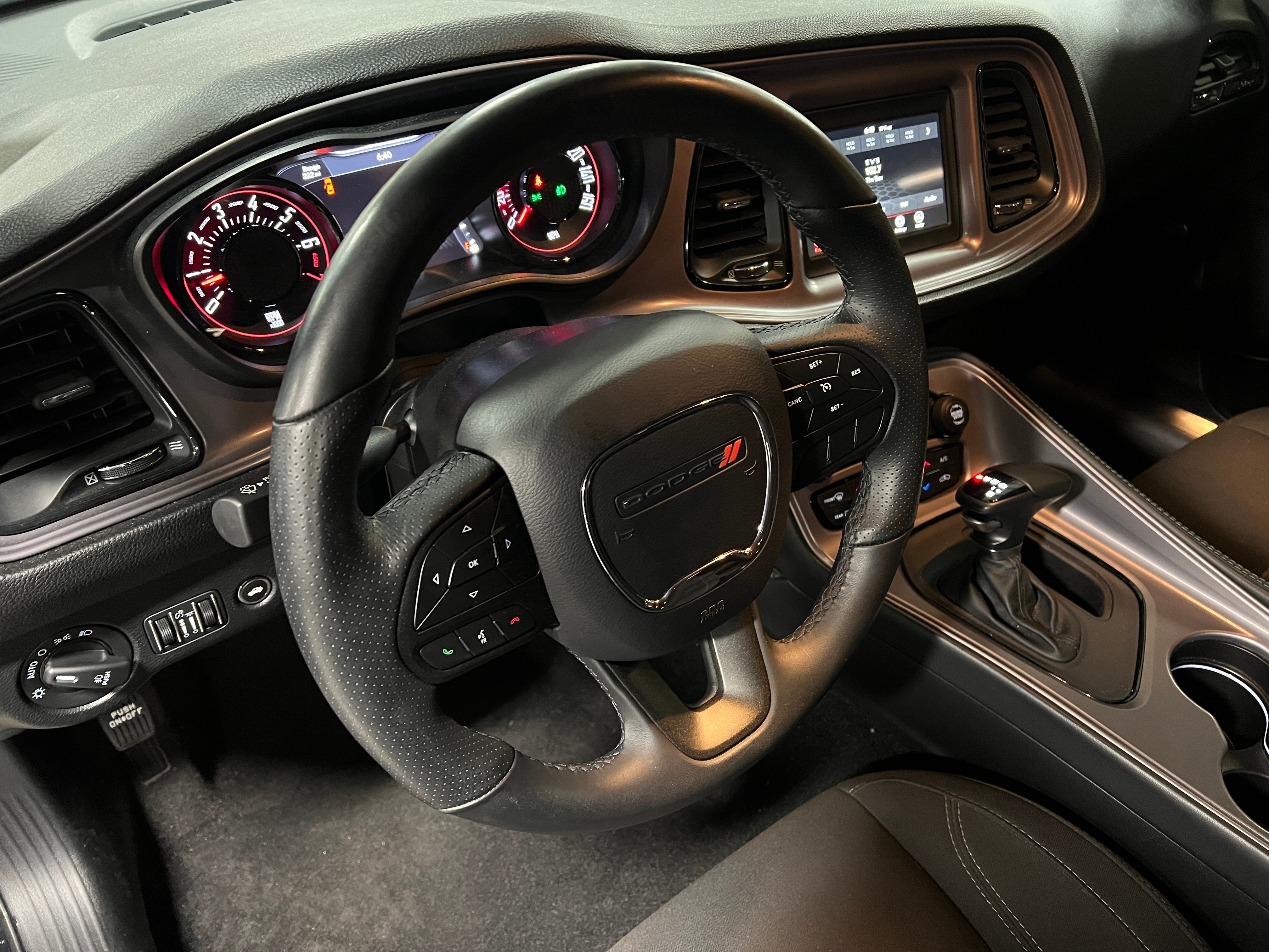 2023 Dodge Challenger SXT 5