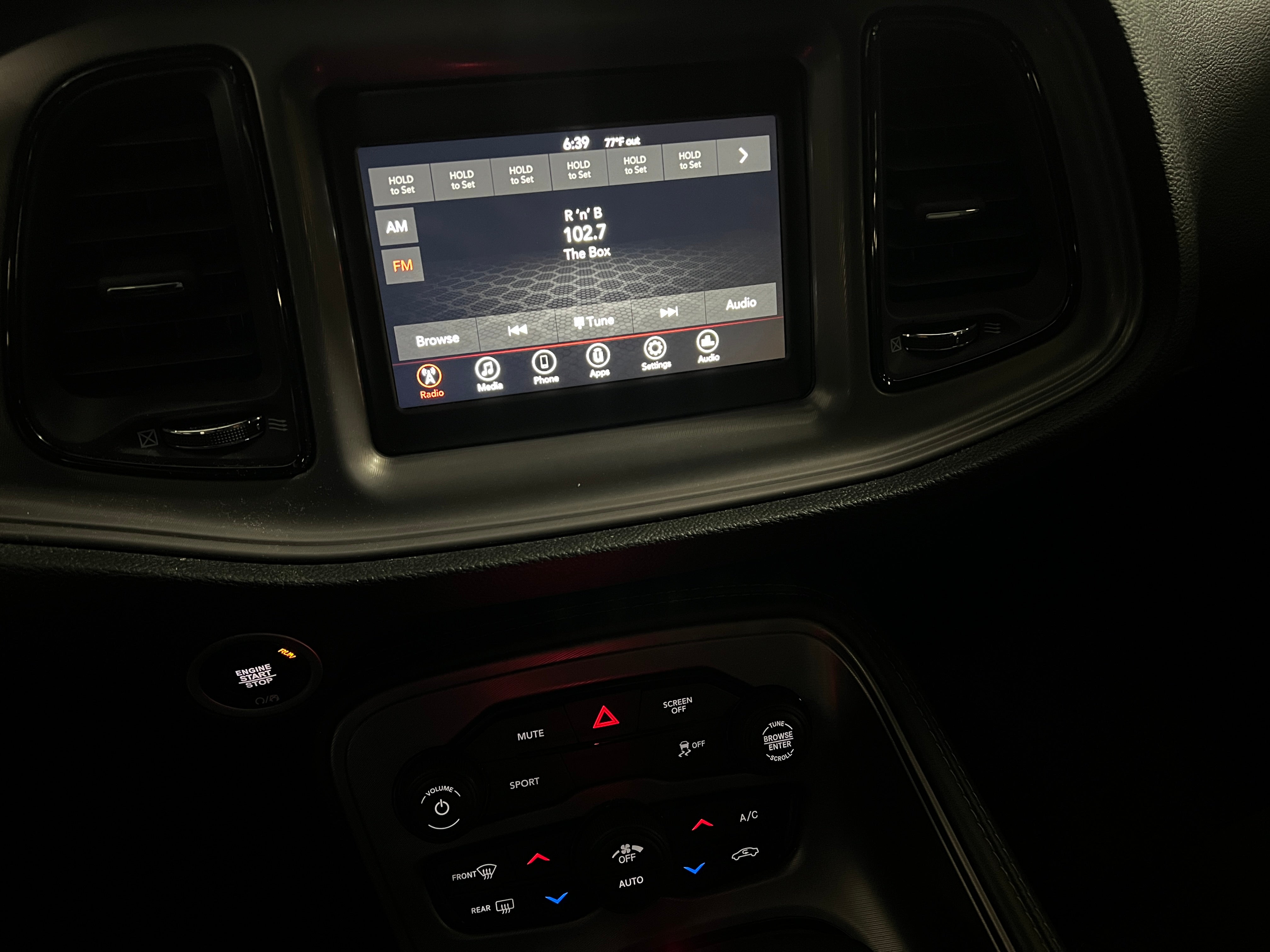 2023 Dodge Challenger SXT 4