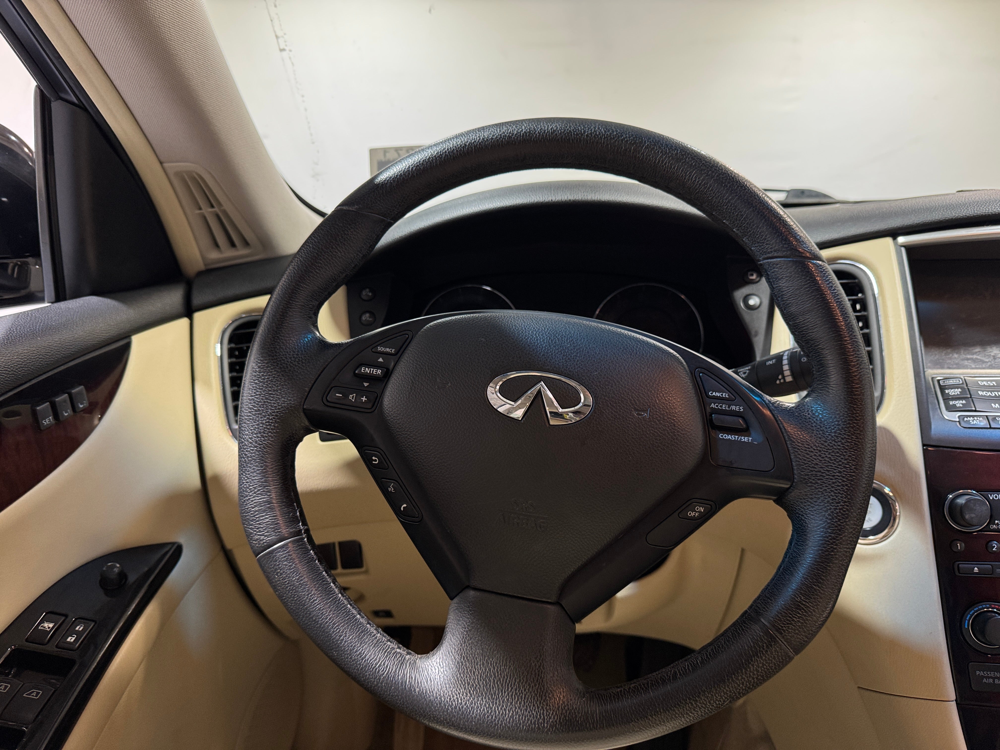 2017 INFINITI QX50 Base 4
