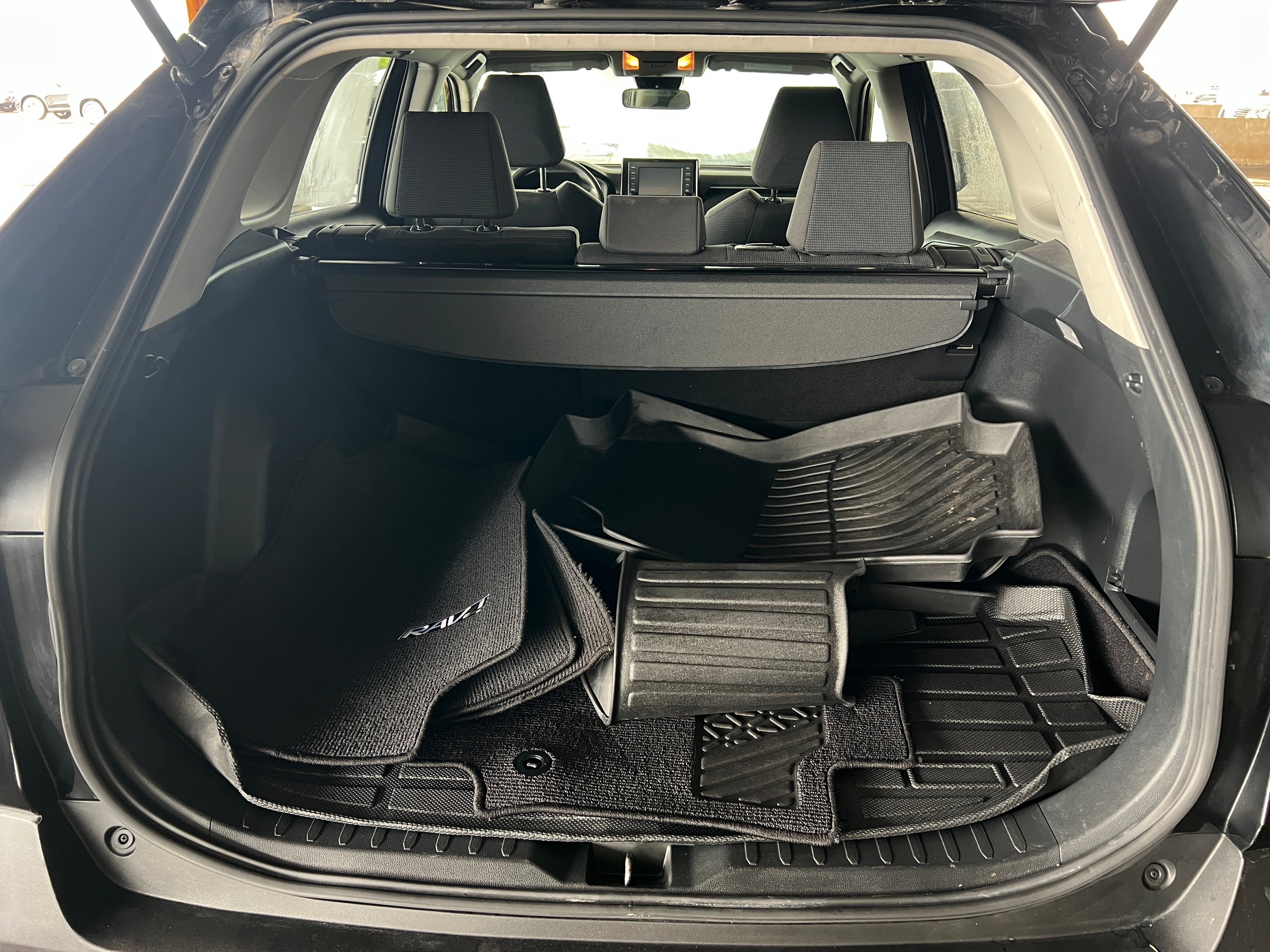 2019 Toyota RAV4 LE 7
