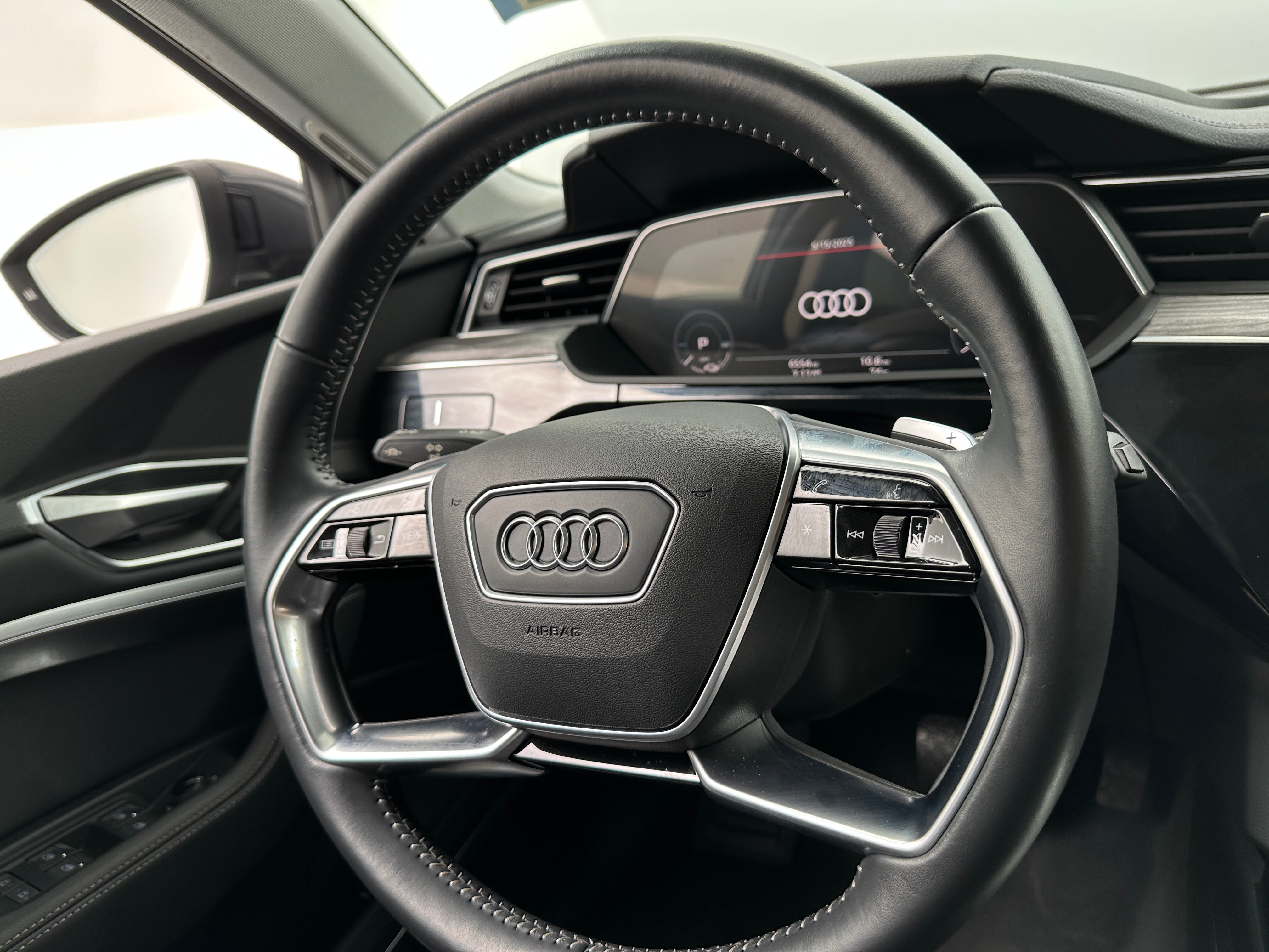 2021 Audi e-tron Premium Plus 4