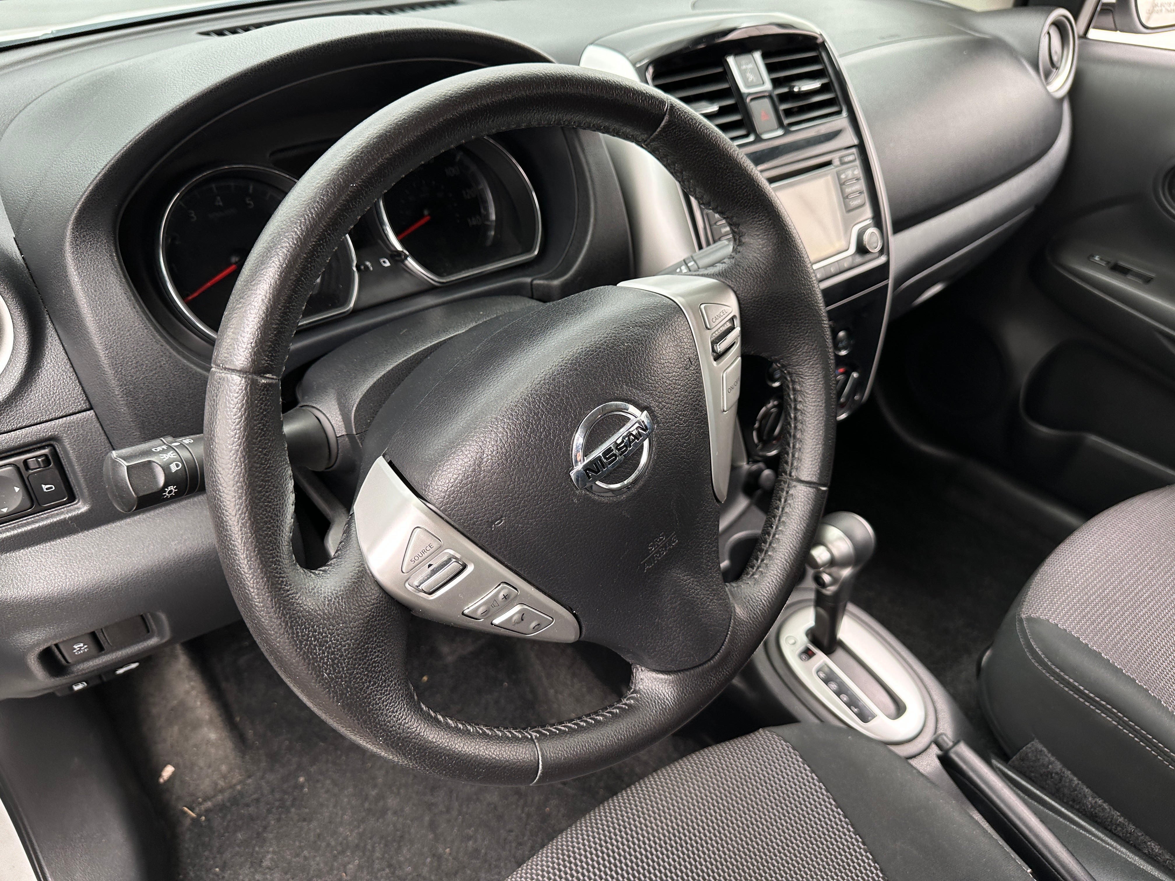 2018 Nissan Versa SV 5