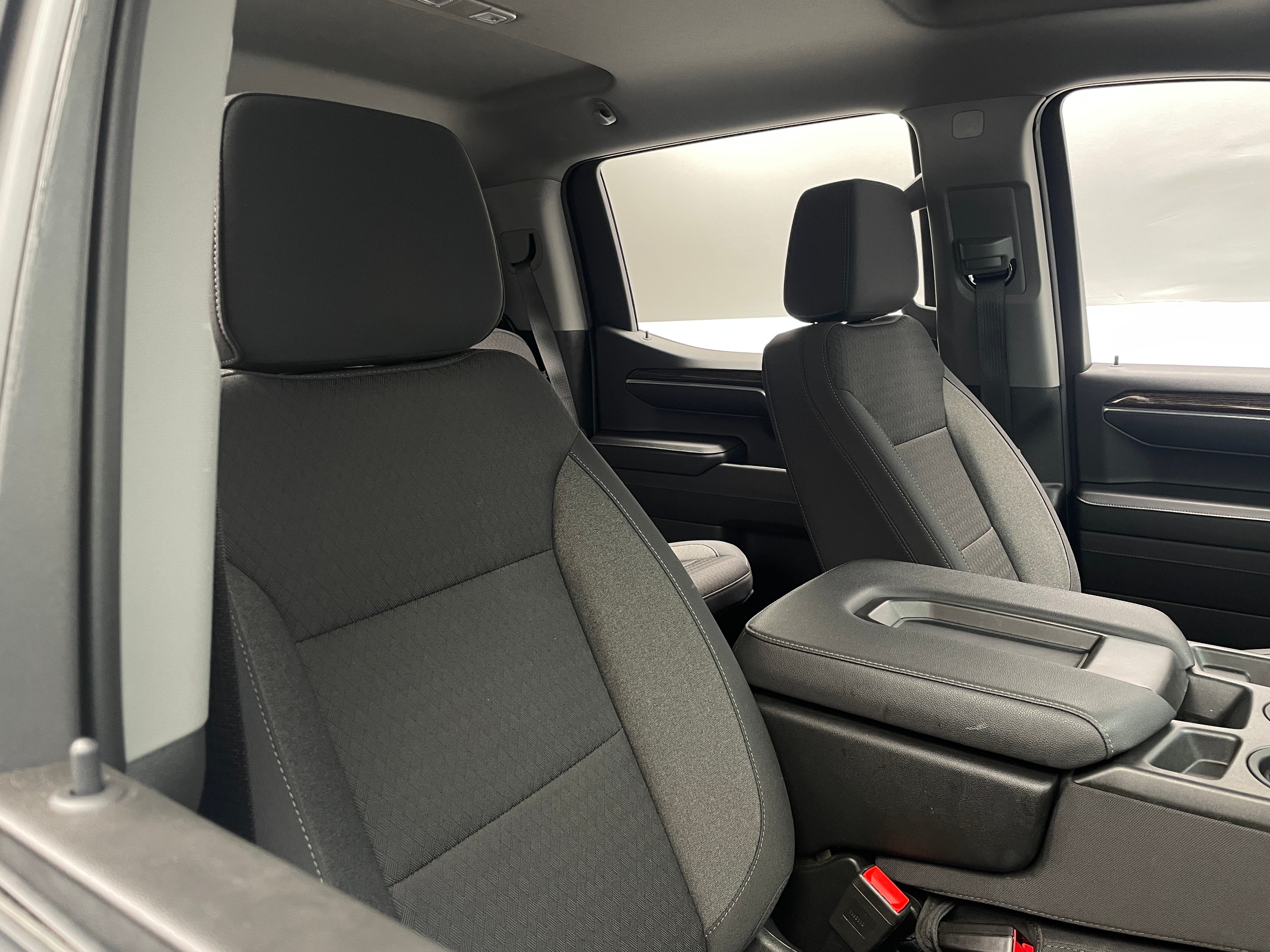 2023 GMC Sierra 1500 SLE 2