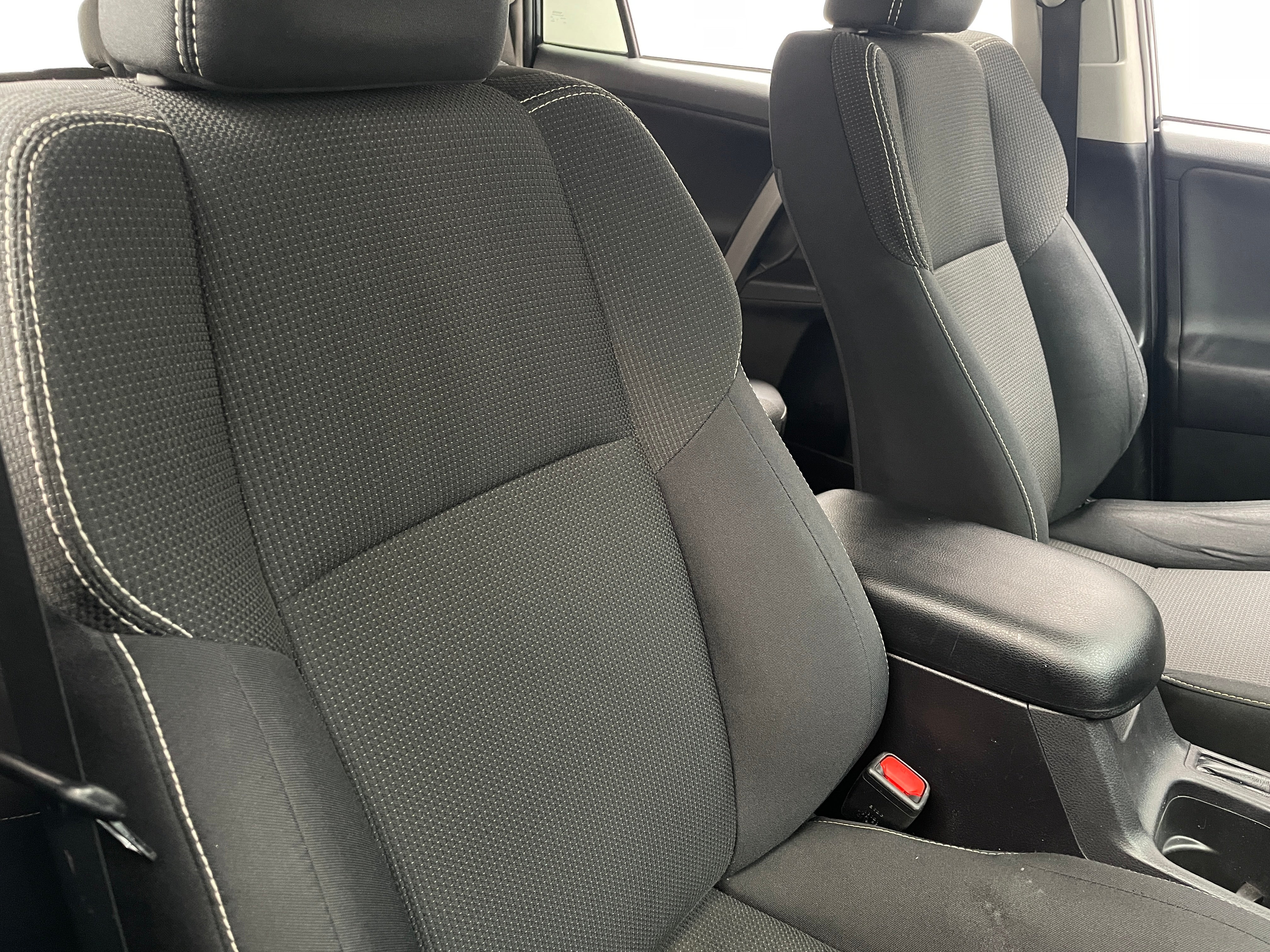 2017 Toyota RAV4 XLE 2