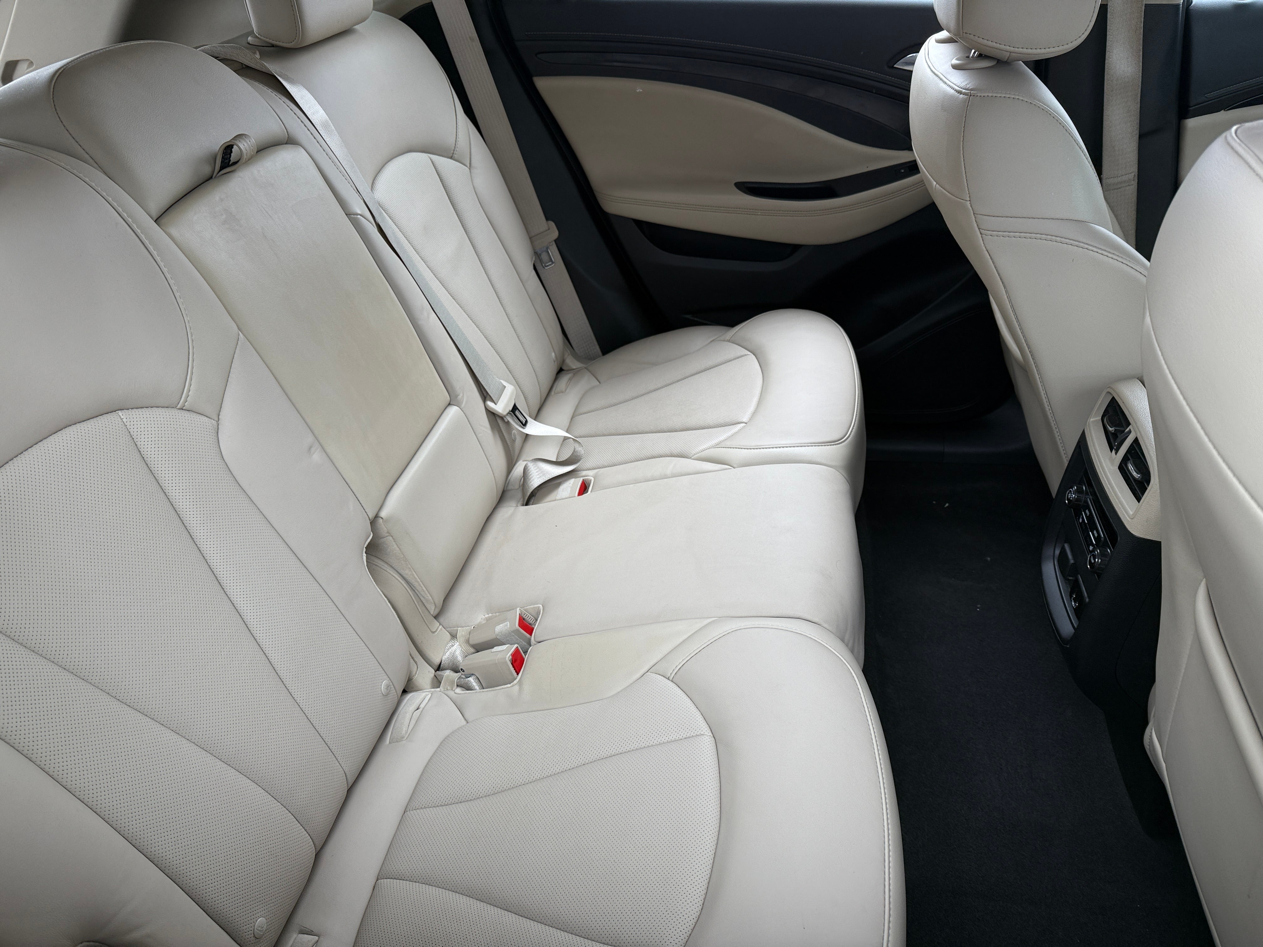 2017 Buick Envision Essence 5