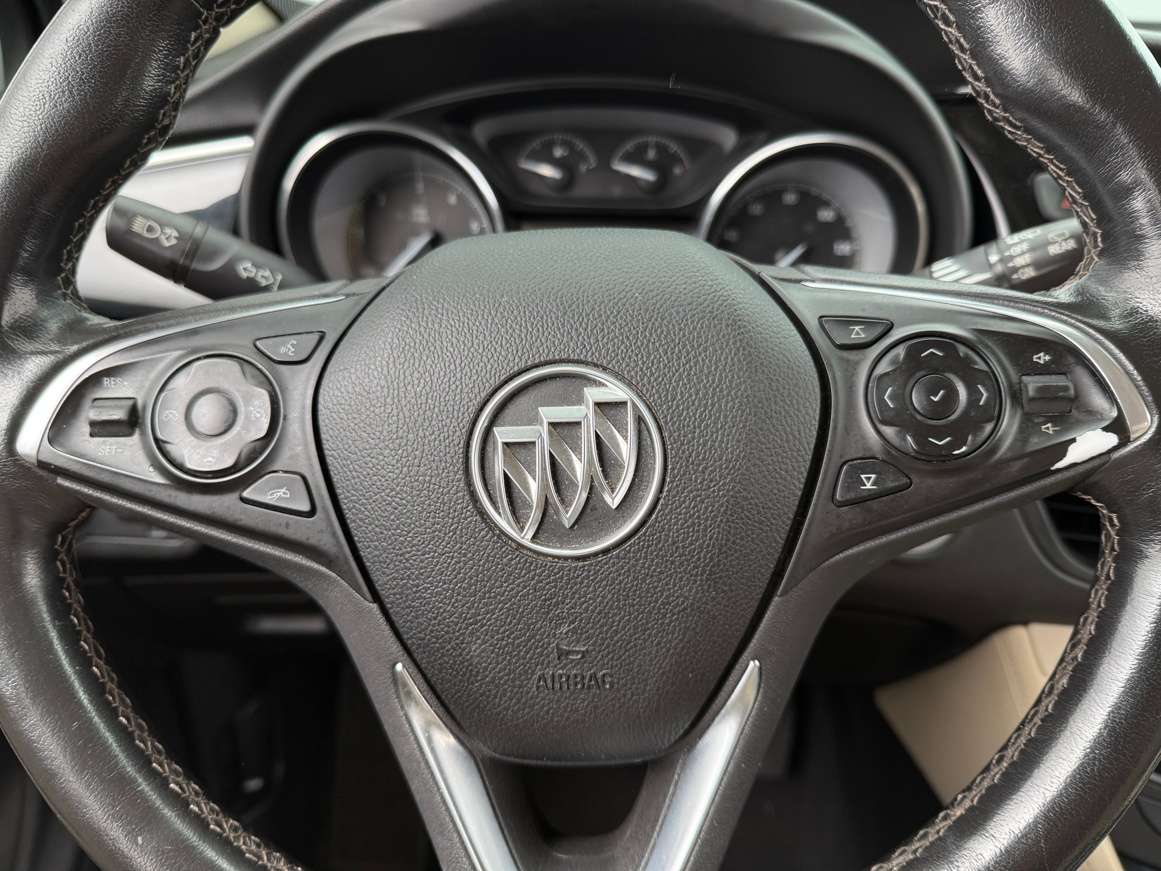 2017 Buick Envision Essence 4