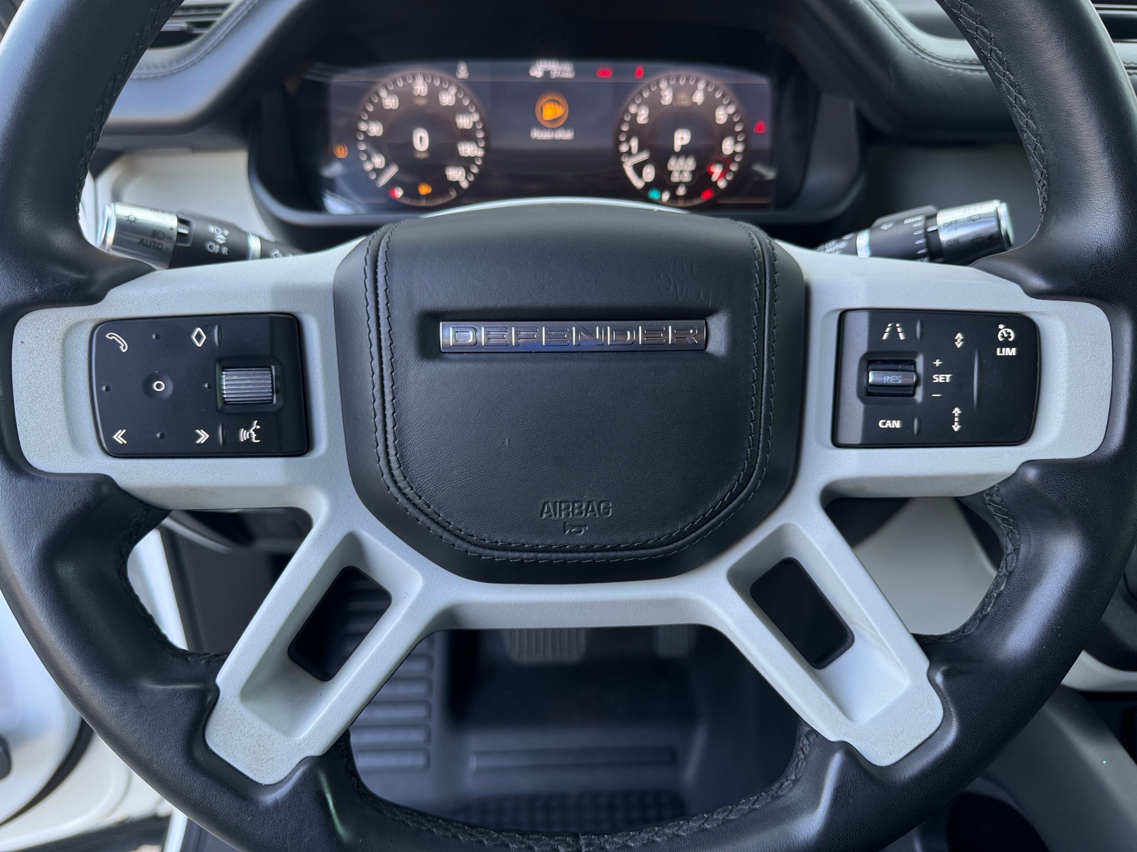 Thumbnail: 2020 Land Rover Defender - 4