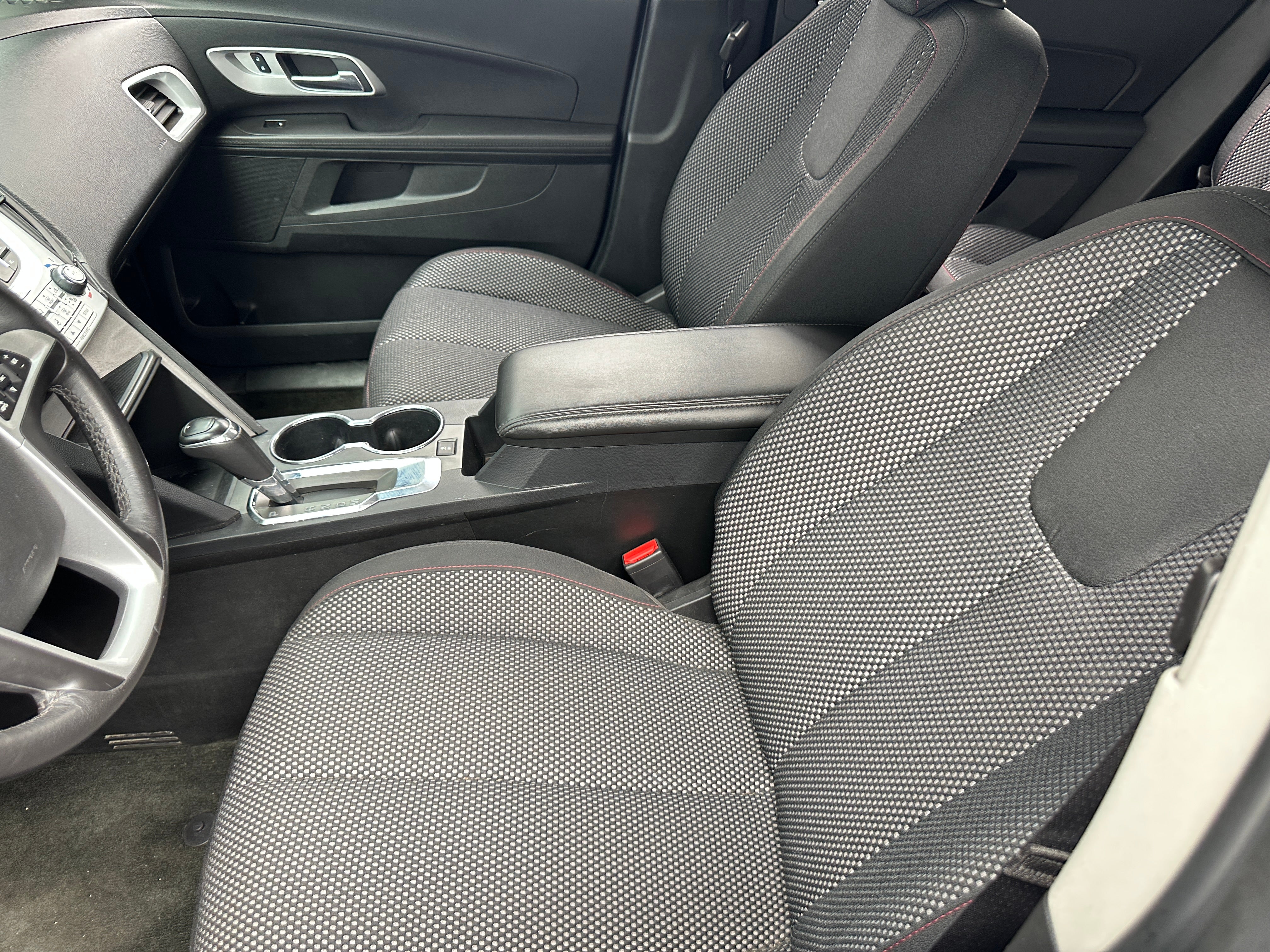 2017 Chevrolet Equinox LT 2