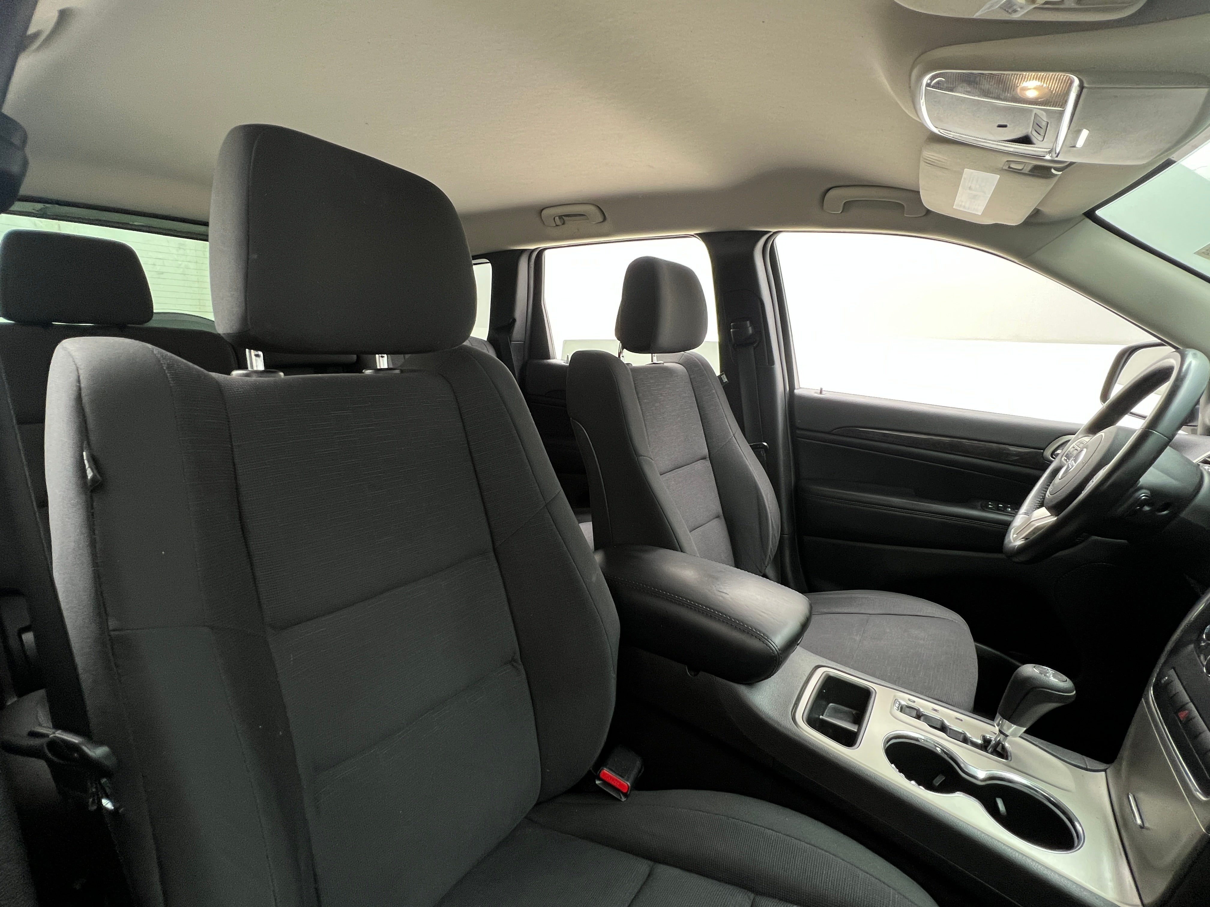 2012 Jeep Grand Cherokee Laredo 2