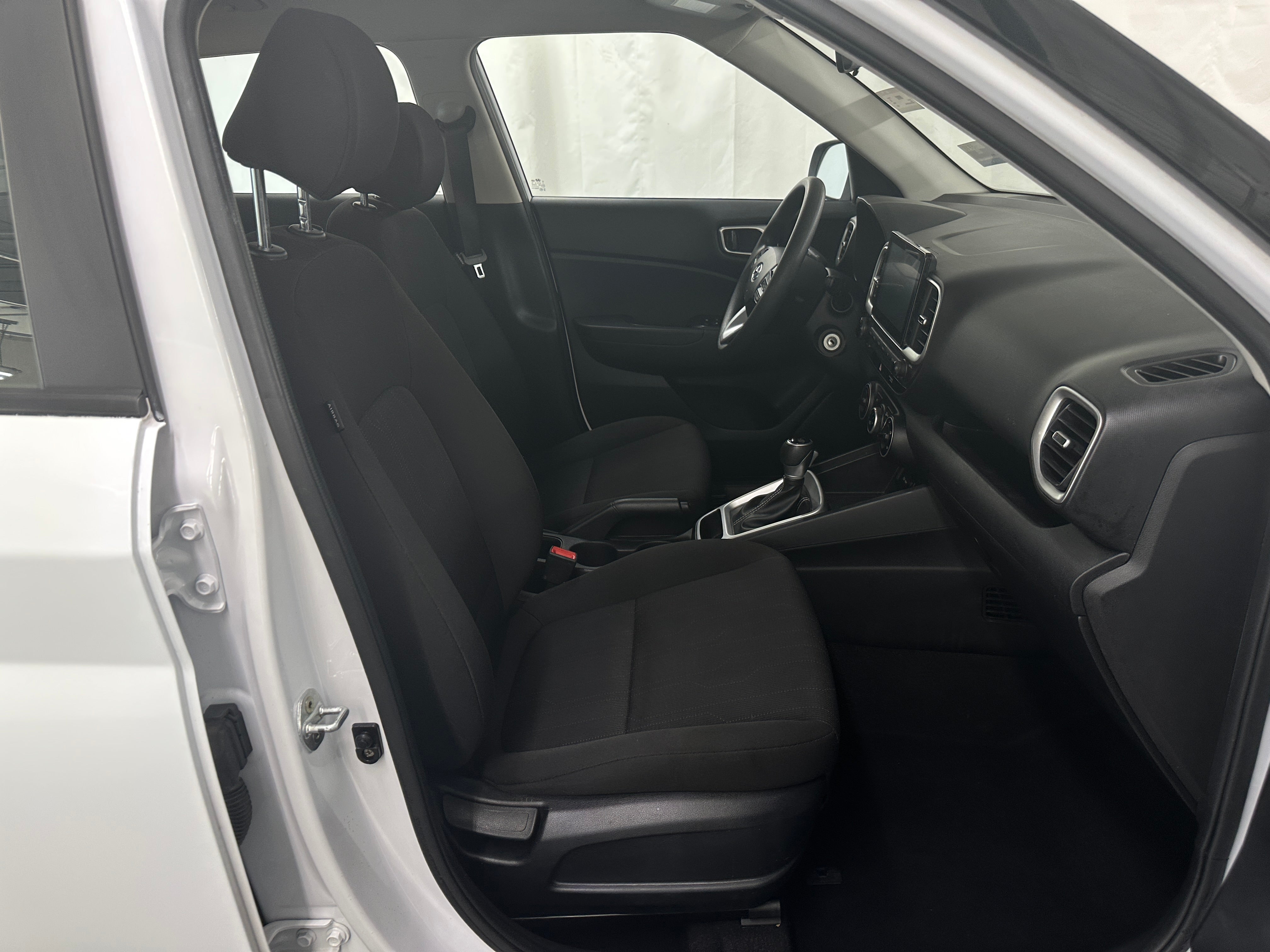 2021 Hyundai Venue SE 2