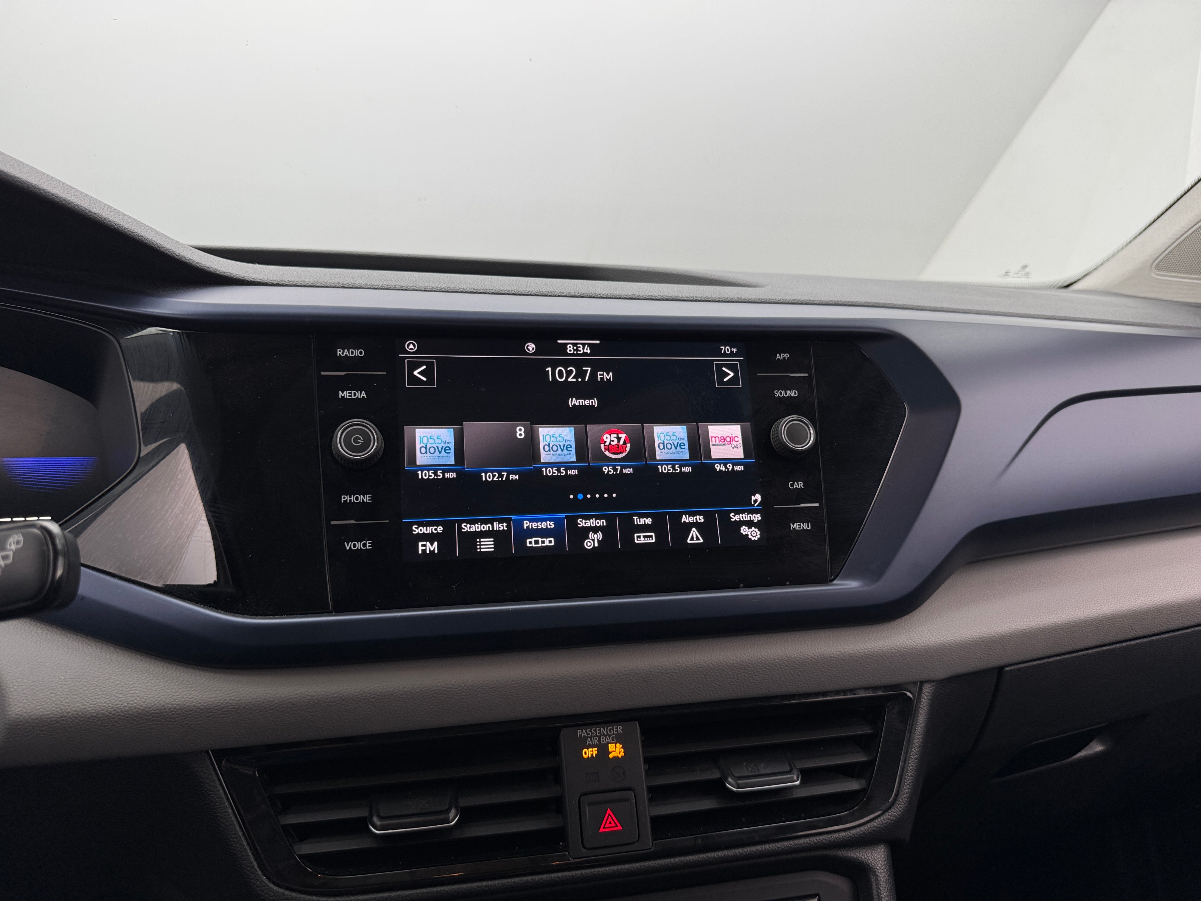 2022 Volkswagen Taos SE 3