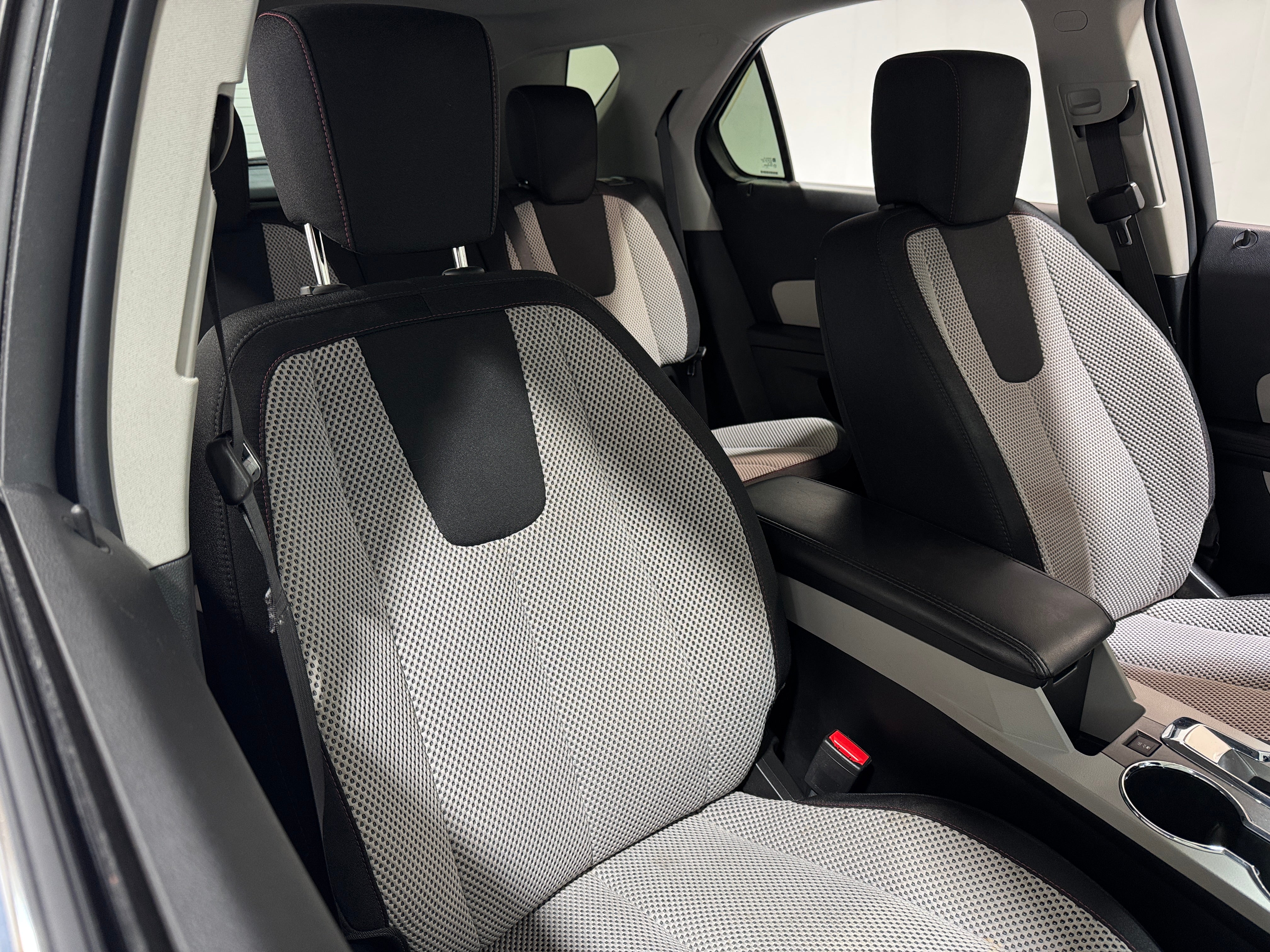 2017 Chevrolet Equinox LS 2