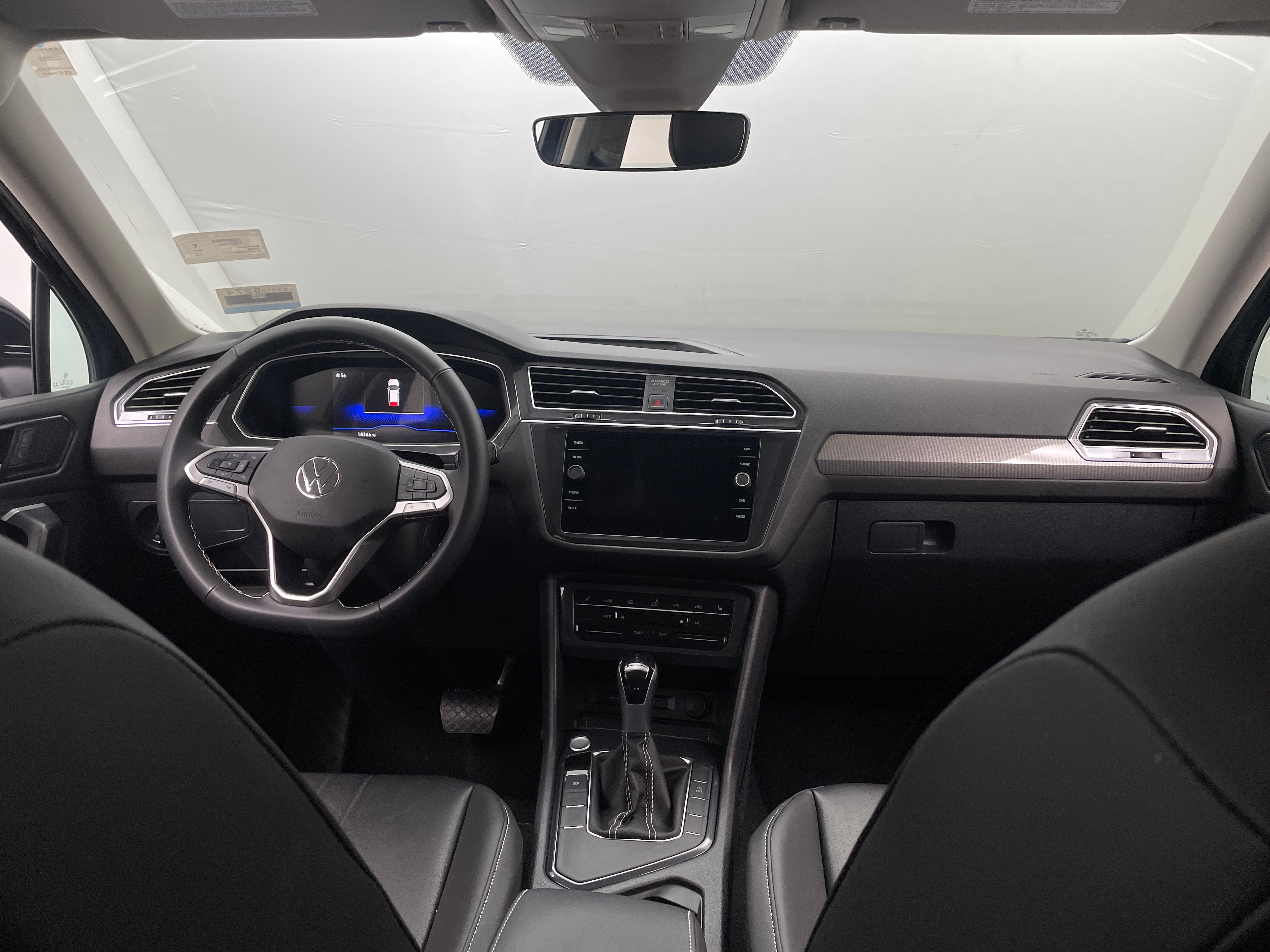 2024 Volkswagen Tiguan SE 2