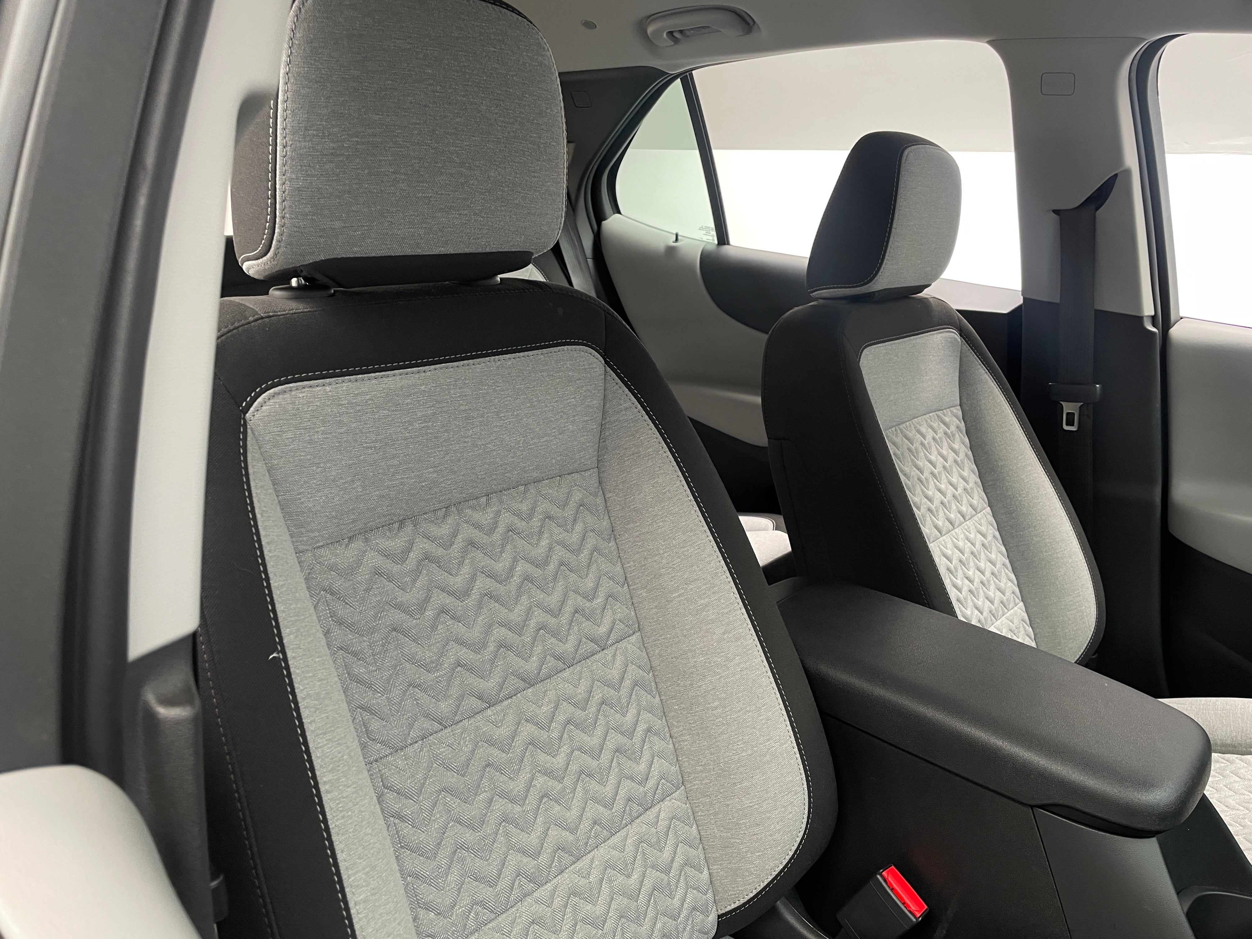 2023 Chevrolet Equinox LS 2