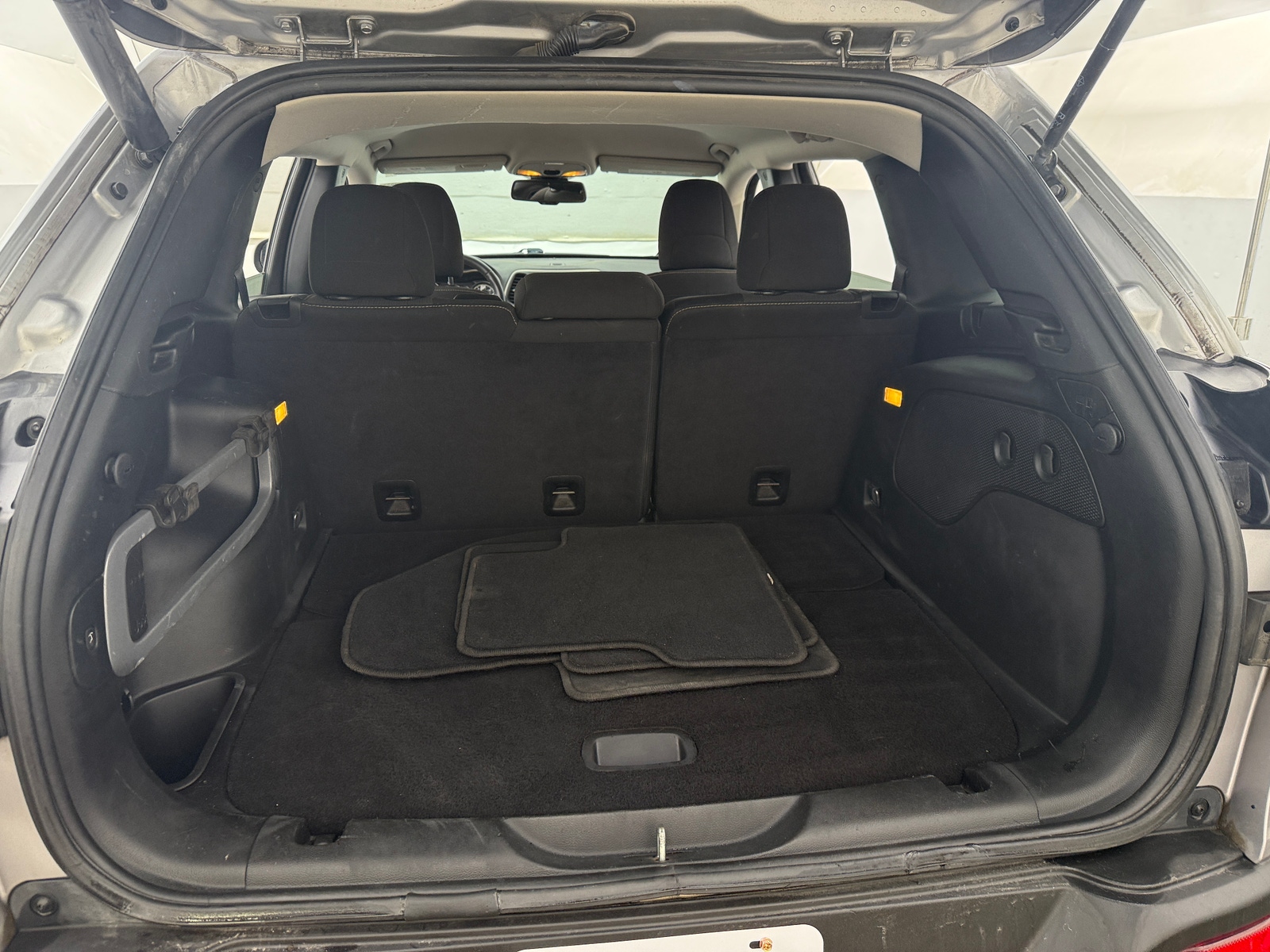 Thumbnail: 2016 Jeep Cherokee - 7