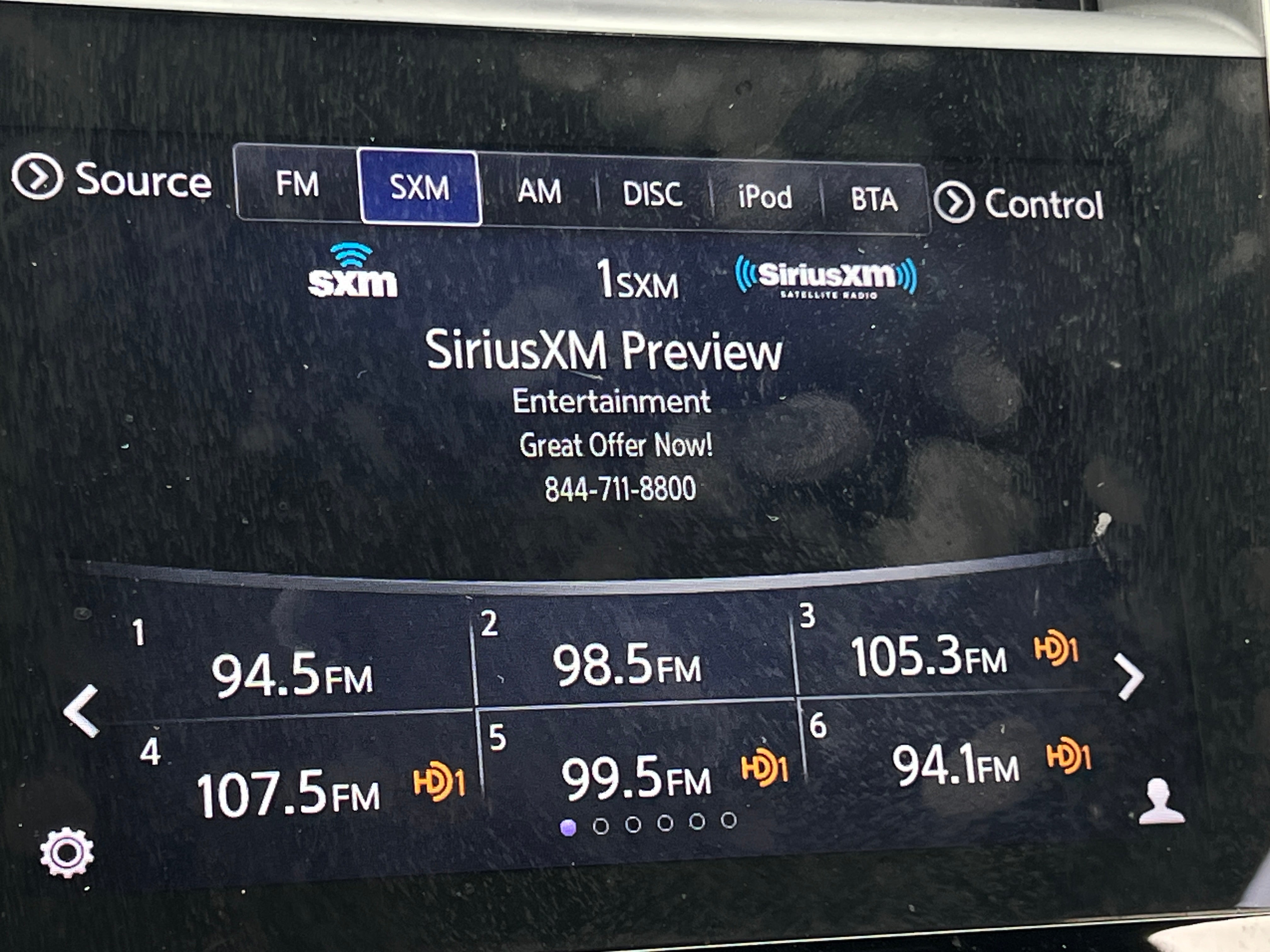 2018 INFINITI Q60 Luxe 2