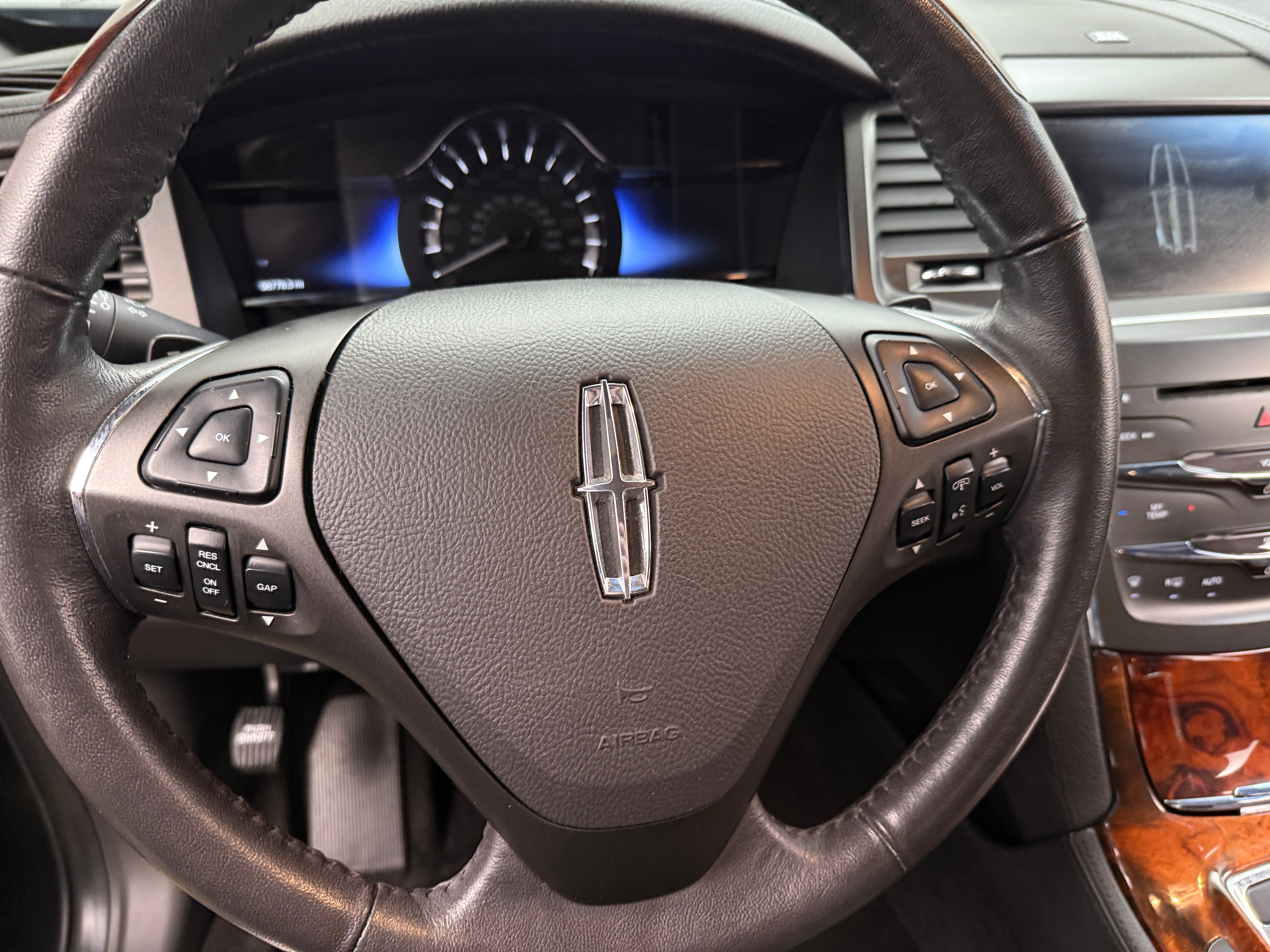 2015 Lincoln MKS EcoBoost 4