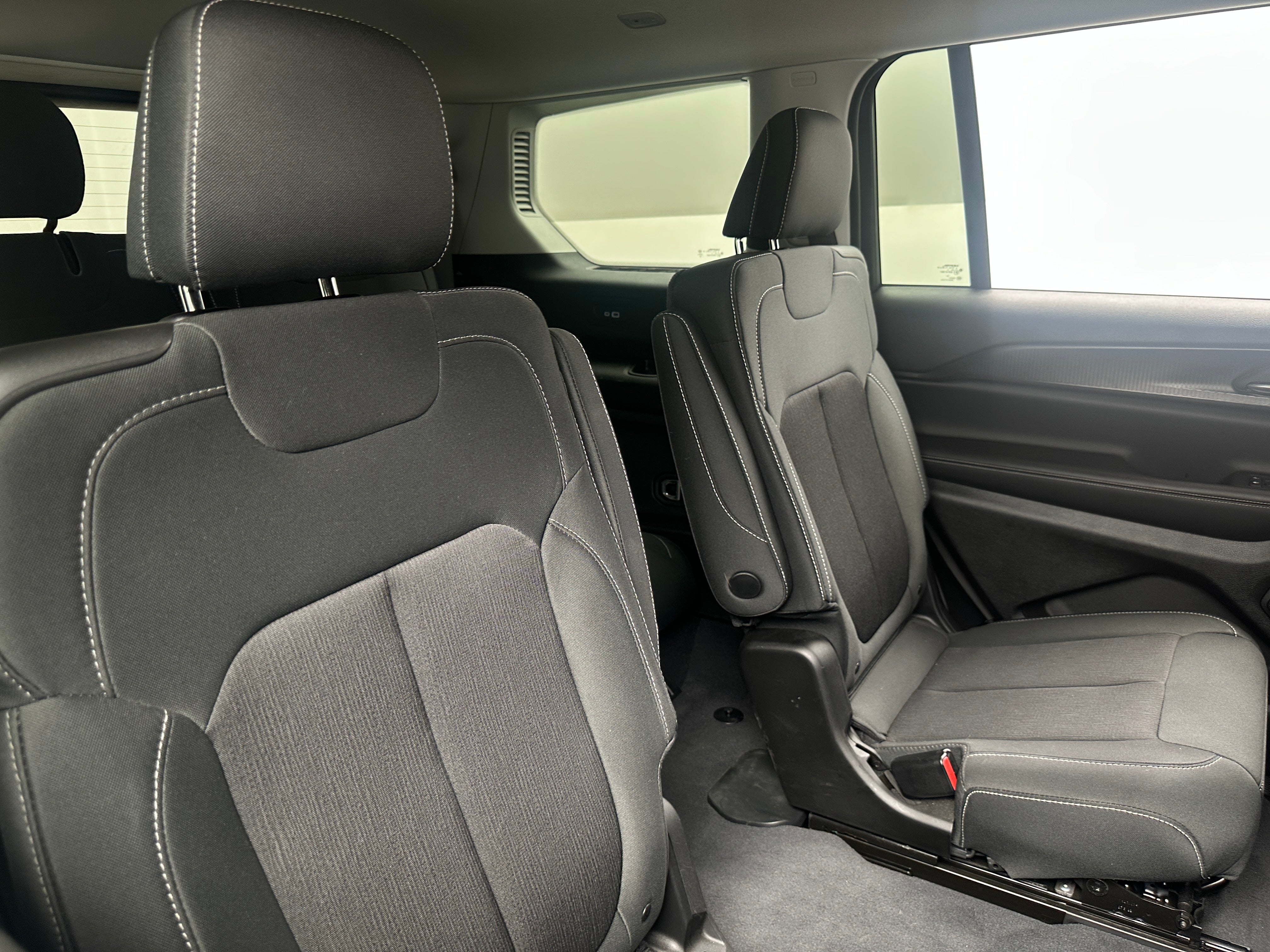 2023 Jeep Grand Cherokee L Laredo 6