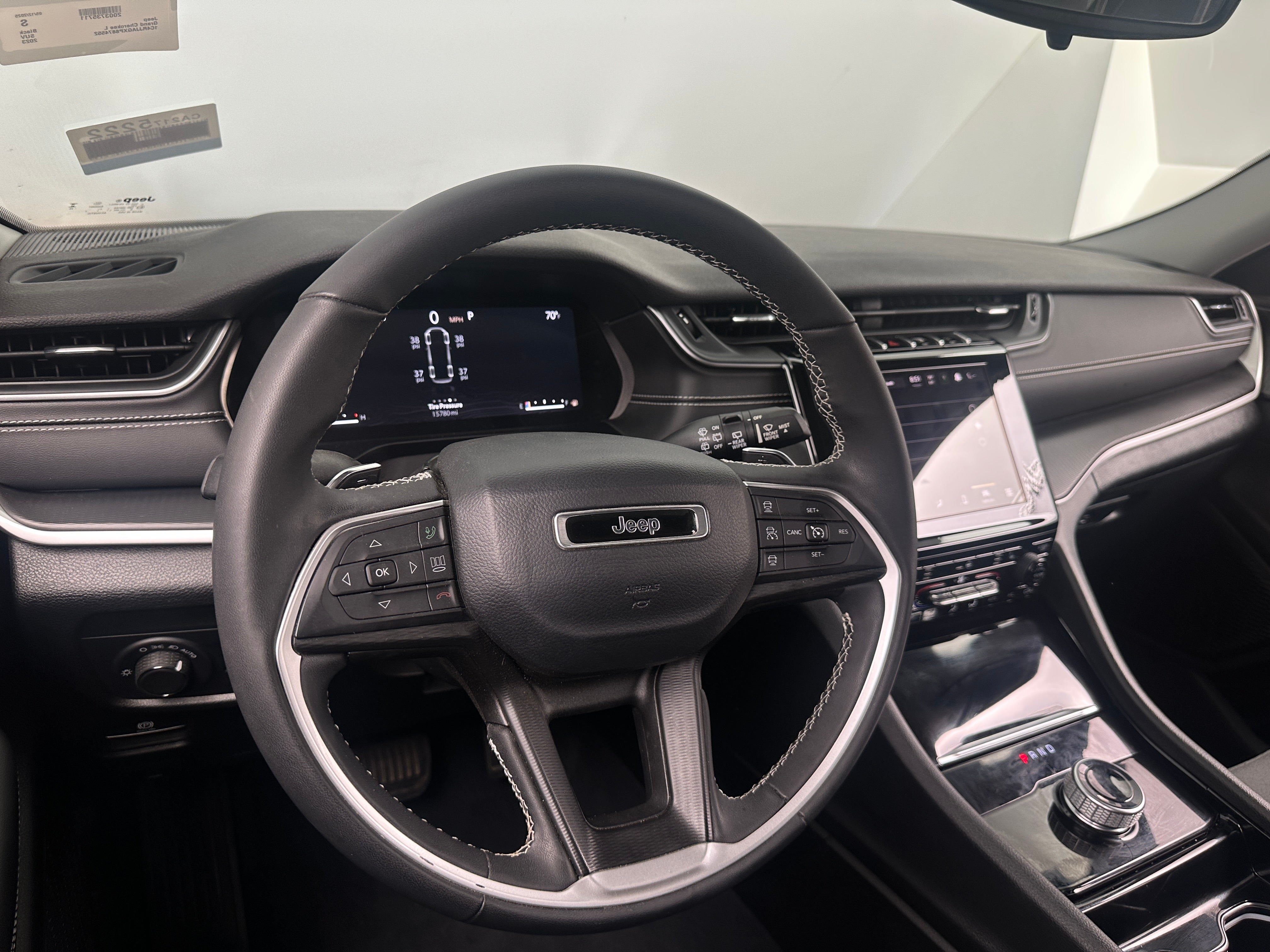 2023 Jeep Grand Cherokee L Laredo 3