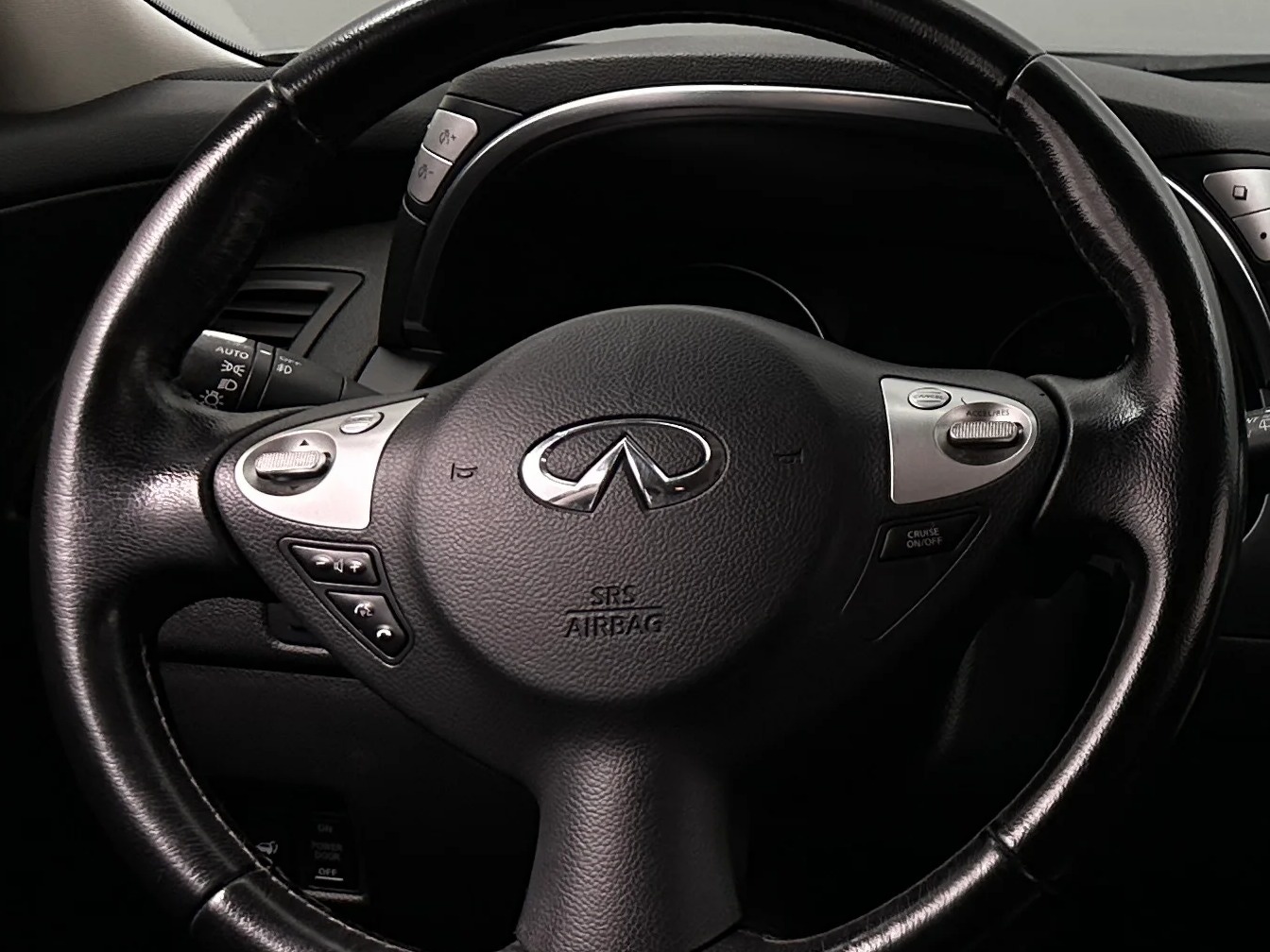 Thumbnail: 2017 INFINITI QX70 - 4