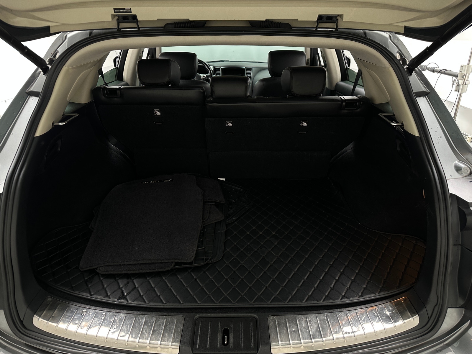 Thumbnail: 2017 INFINITI QX70 - 6