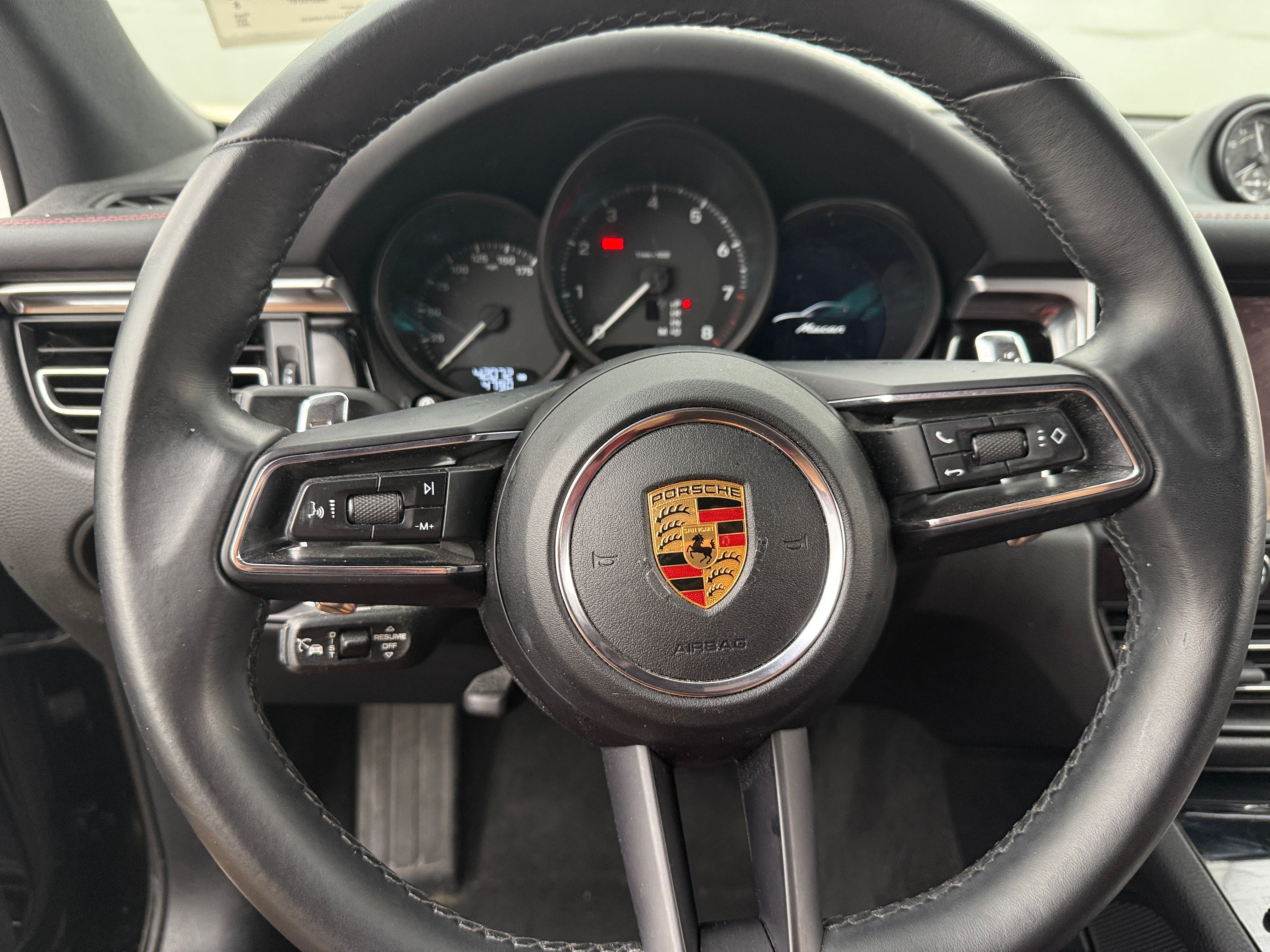 2023 Porsche Macan Base 4