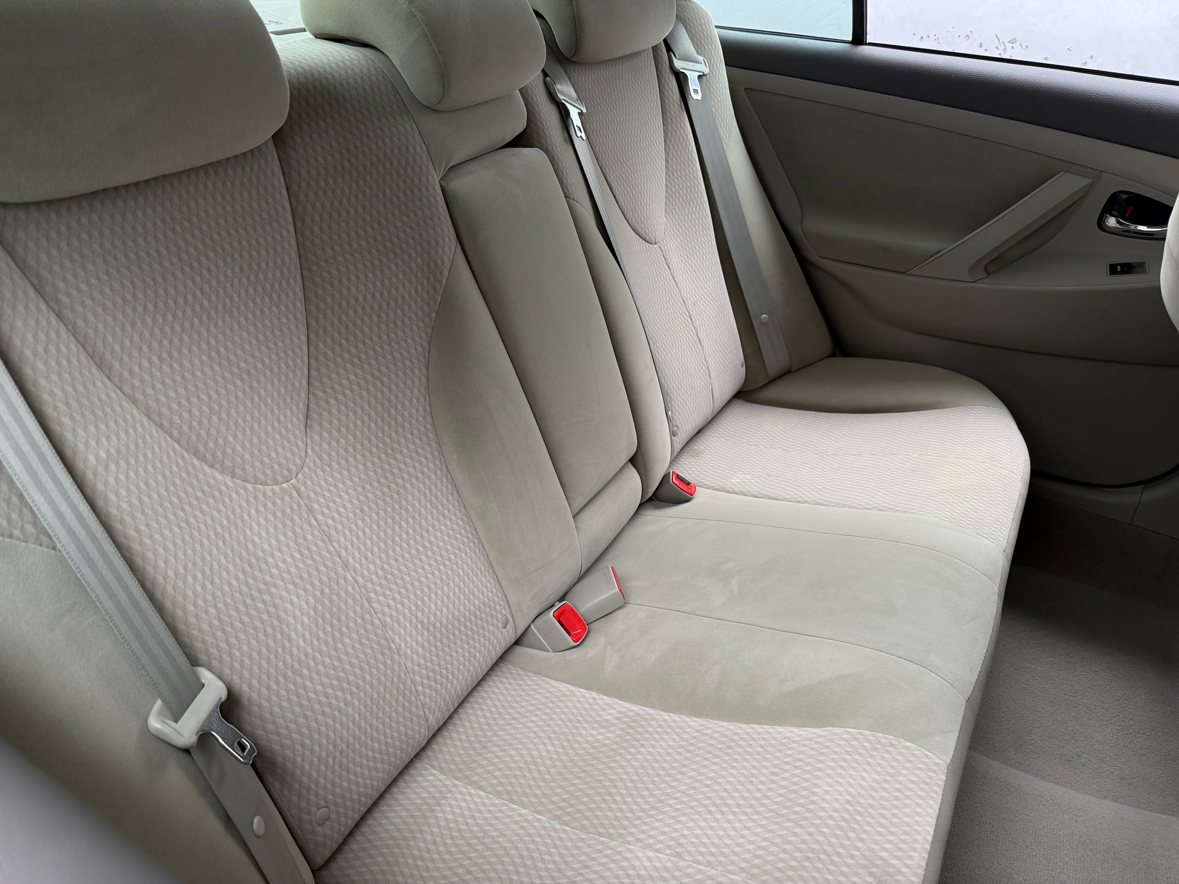 2011 Toyota Camry LE 6