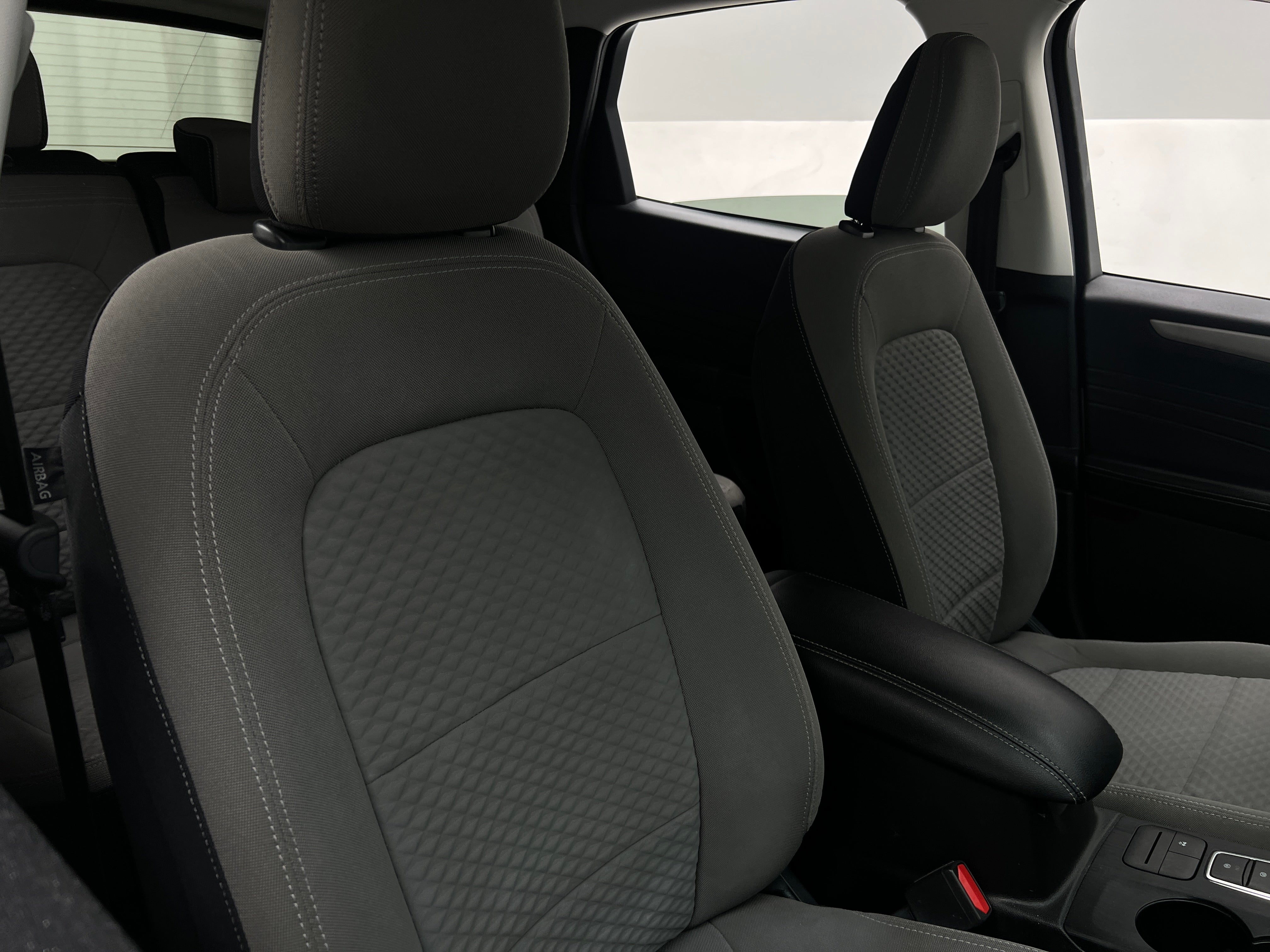 2022 Ford Escape SE Sport Hybrid 2